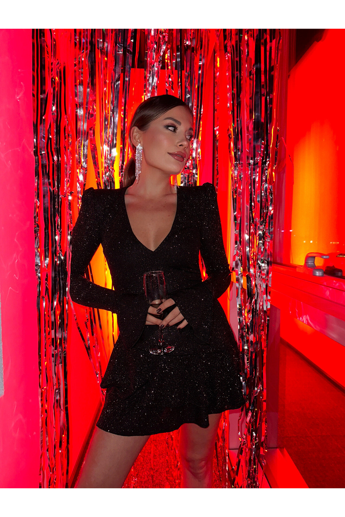 Hills Party Collection Siyah V Yaka Vatkalı Simli Mini Elbise  Siyah