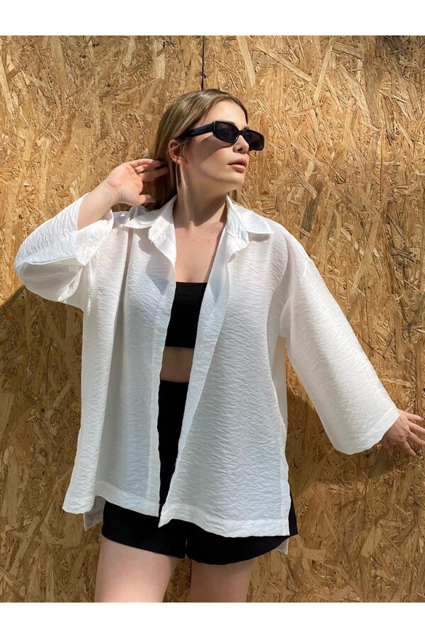 Kadın Beyaz Yırtmaçlı Keten Gömlek