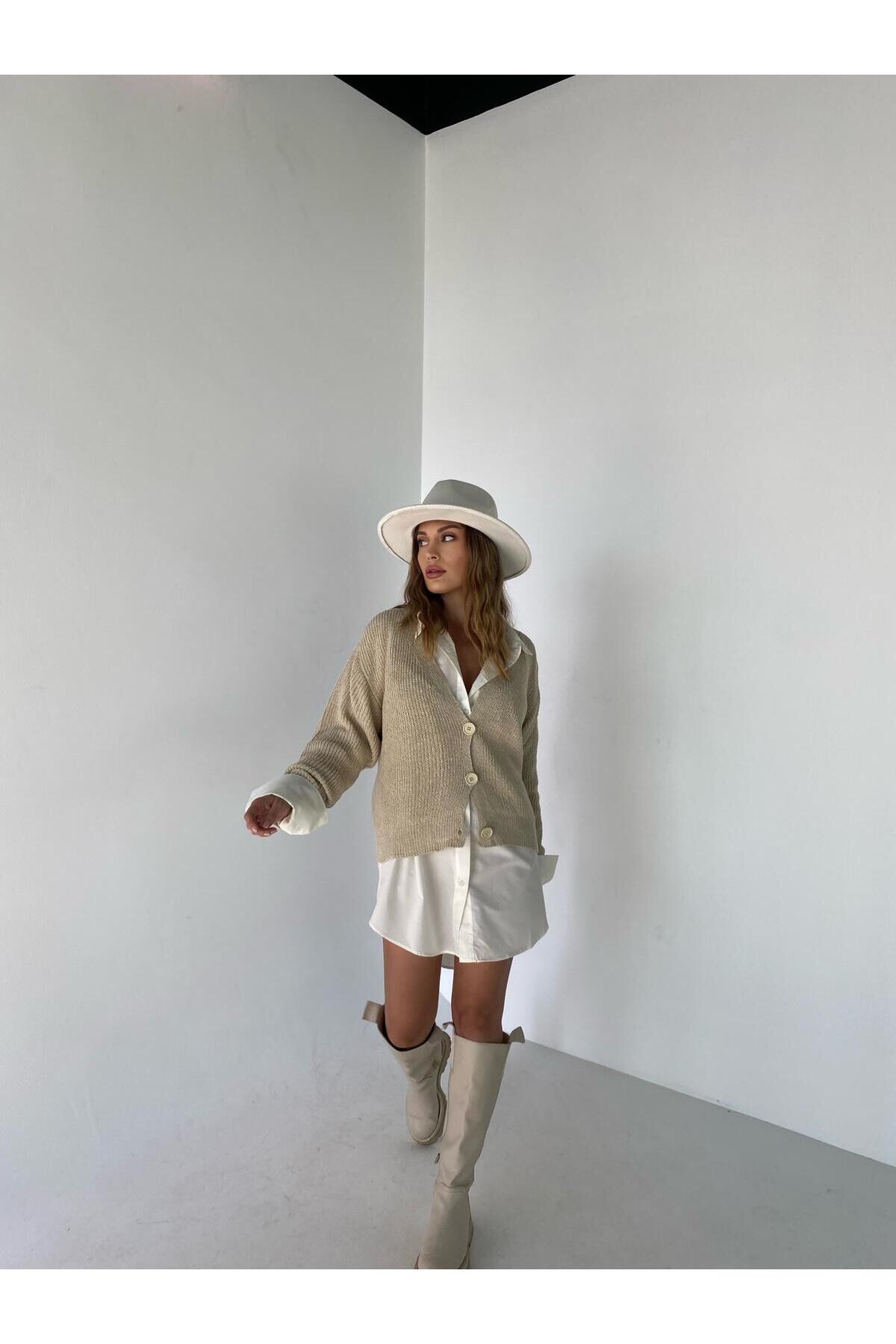 Kadın Camel Önden Düğmeli Buklet Kumaş Hırka 