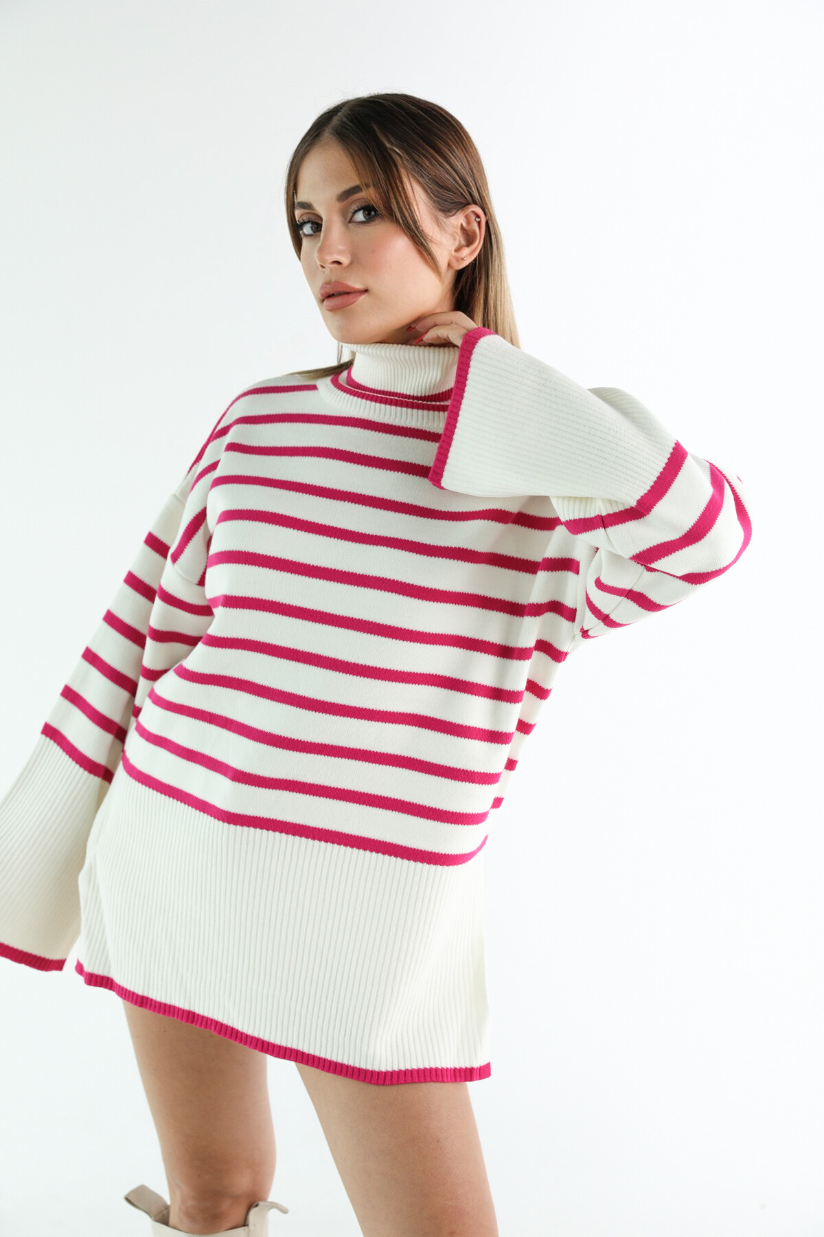 Kadın Çizgili Yandan Yırtmaçlı Tam Balıkçı Triko Kazak Fuşya