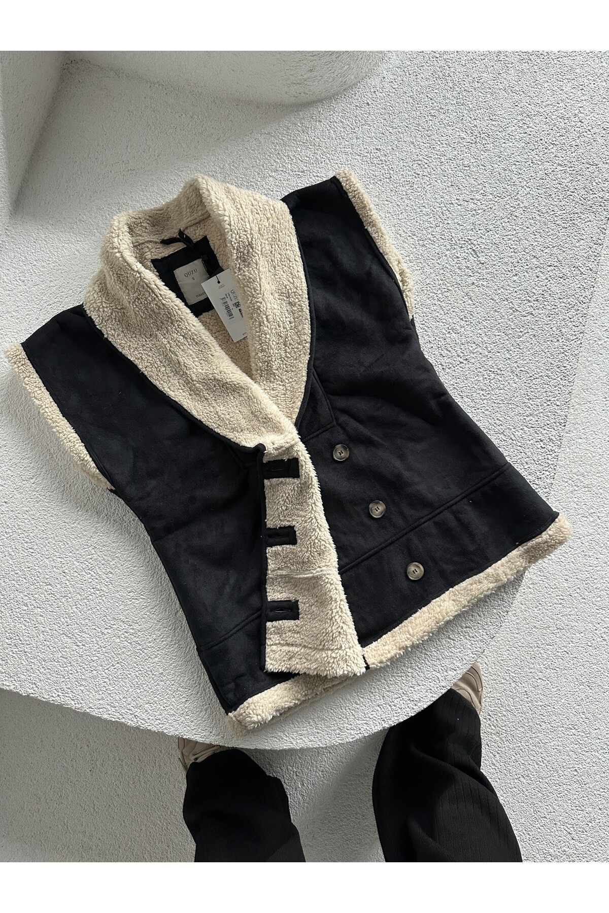 Kadın İçi Ful Kürklü Kruvaze Düğmeli Nubuk Yelek  Siyah