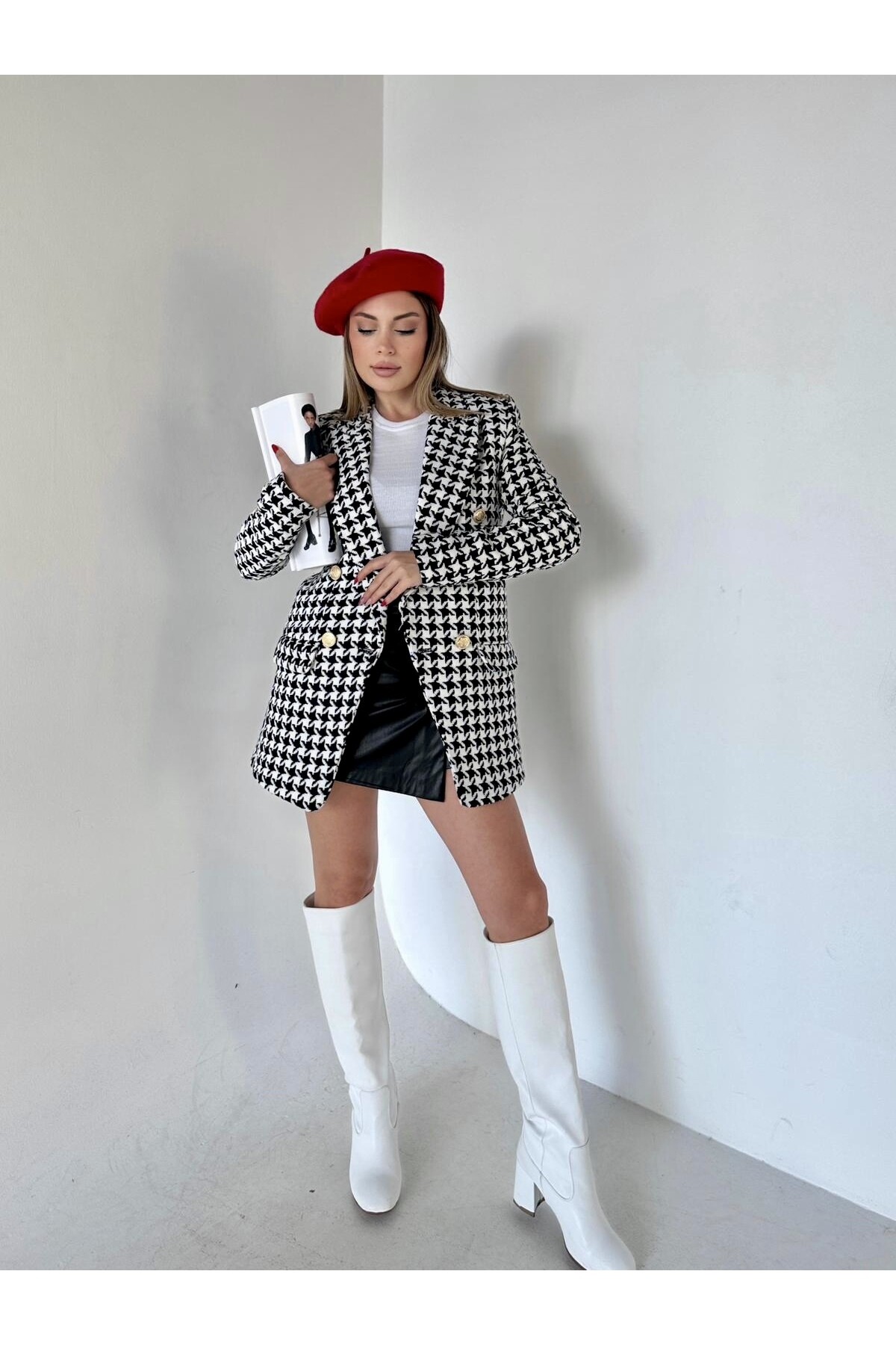 Kadın Kaz Ayağı Desenli Gold Düğme Detay Astarlı Tüvit Blazer Ceket  Siyah Beyaz