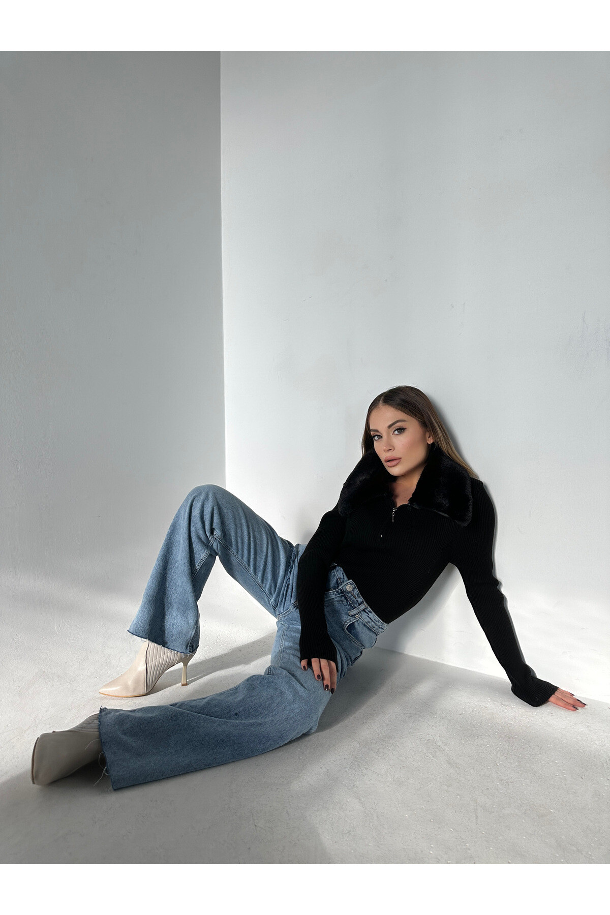 Kadın Kürk Yaka Fermuarlı Triko Kazak Siyah