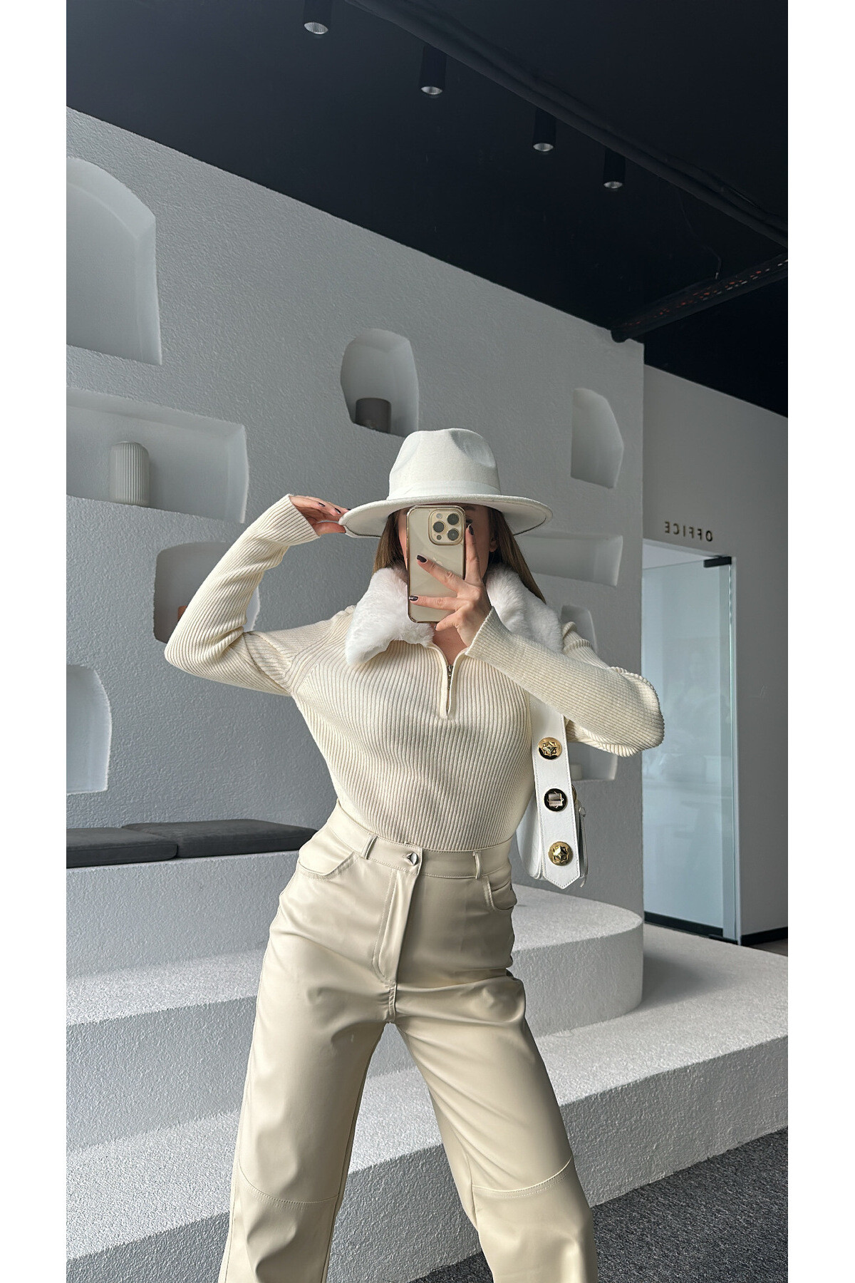 Kadın Kürk Yaka Fermuarlı Triko Kazak  Taş