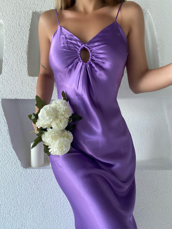 Kadın Mor Pencere Detay Ayarlanabilir Askılı Saten Midi Elbise 