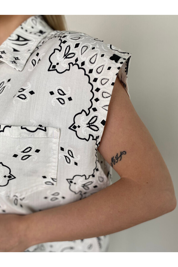 Kadın Nakış Detaylı Desenli Keten Gömlek 