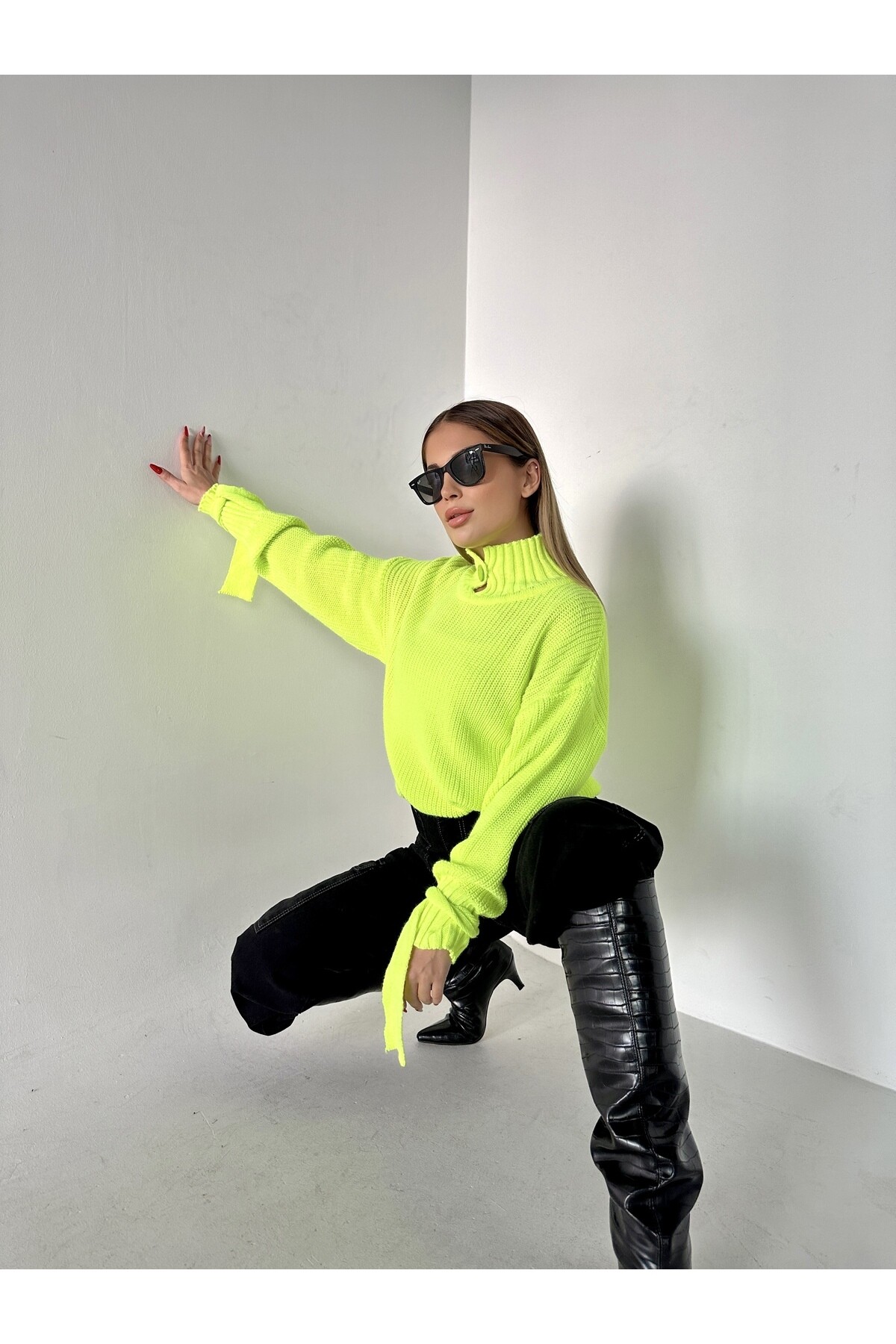 Kadın Neon Sarı Kolları Bağcıklı Yarım Balıkçı Düğmeli Kazak Neon Sarı