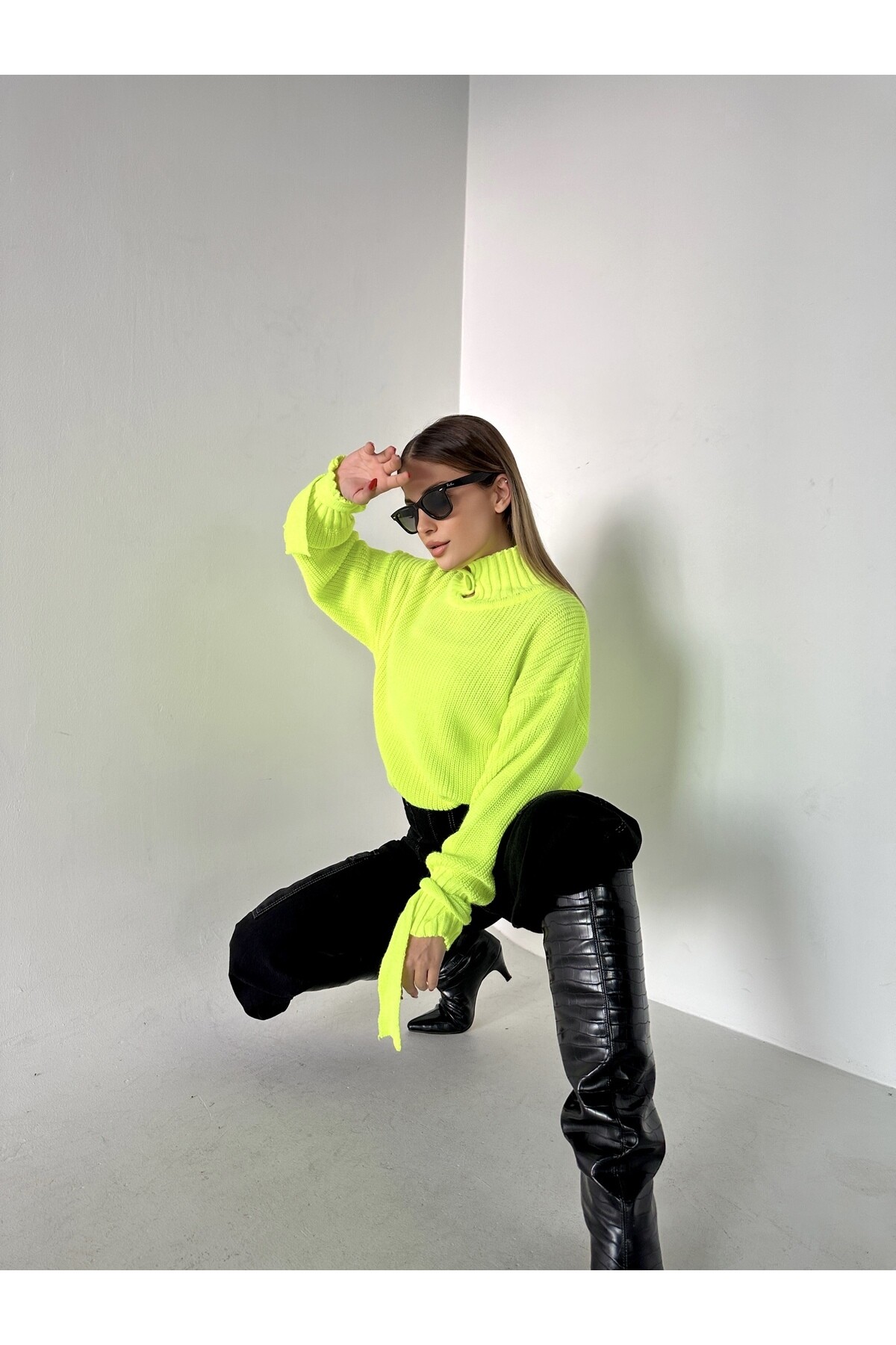 Kadın Neon Sarı Kolları Bağcıklı Yarım Balıkçı Düğmeli Kazak Neon Sarı