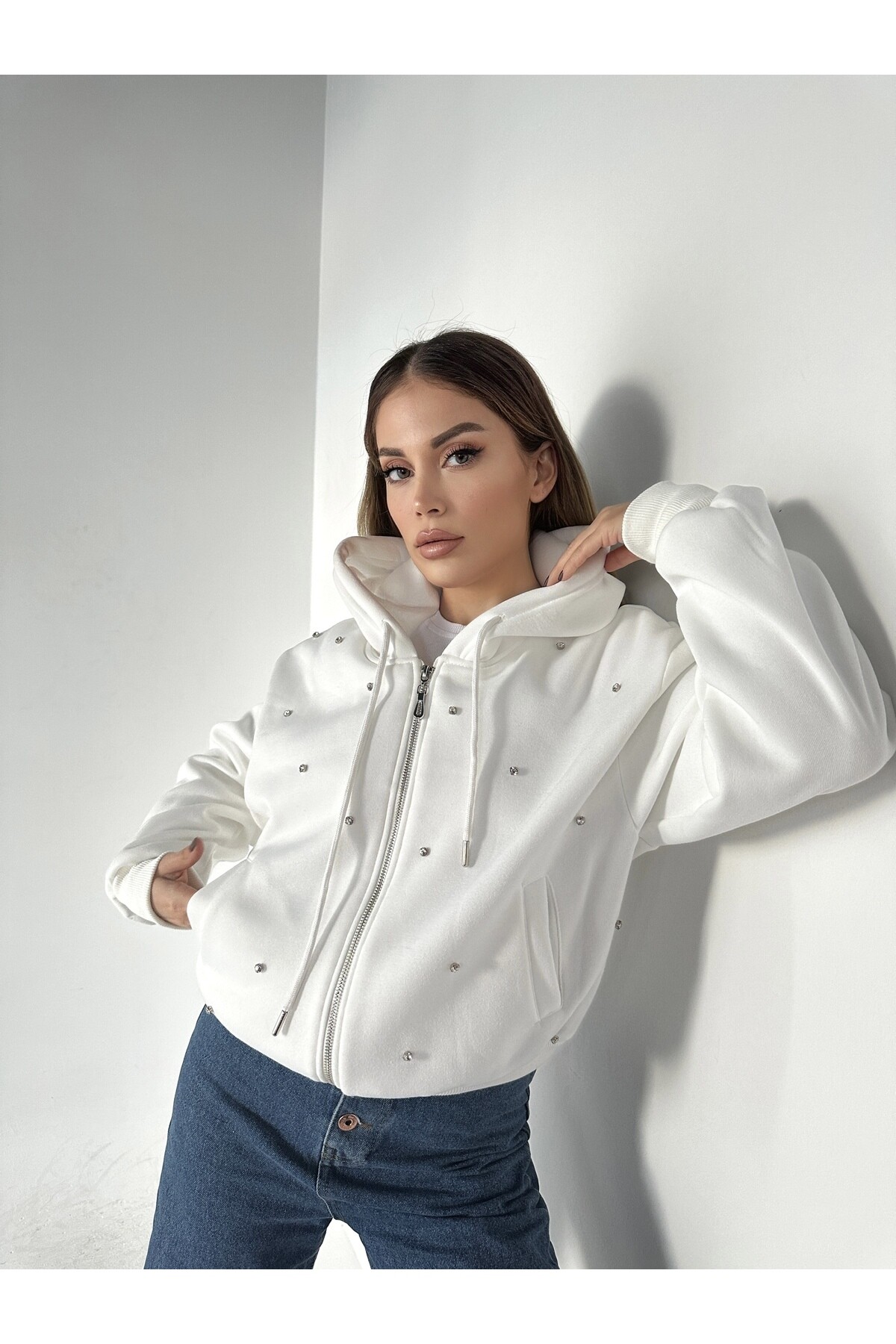 Kadın Taş Baskılı Şardonlu Sweatshirt  Beyaz