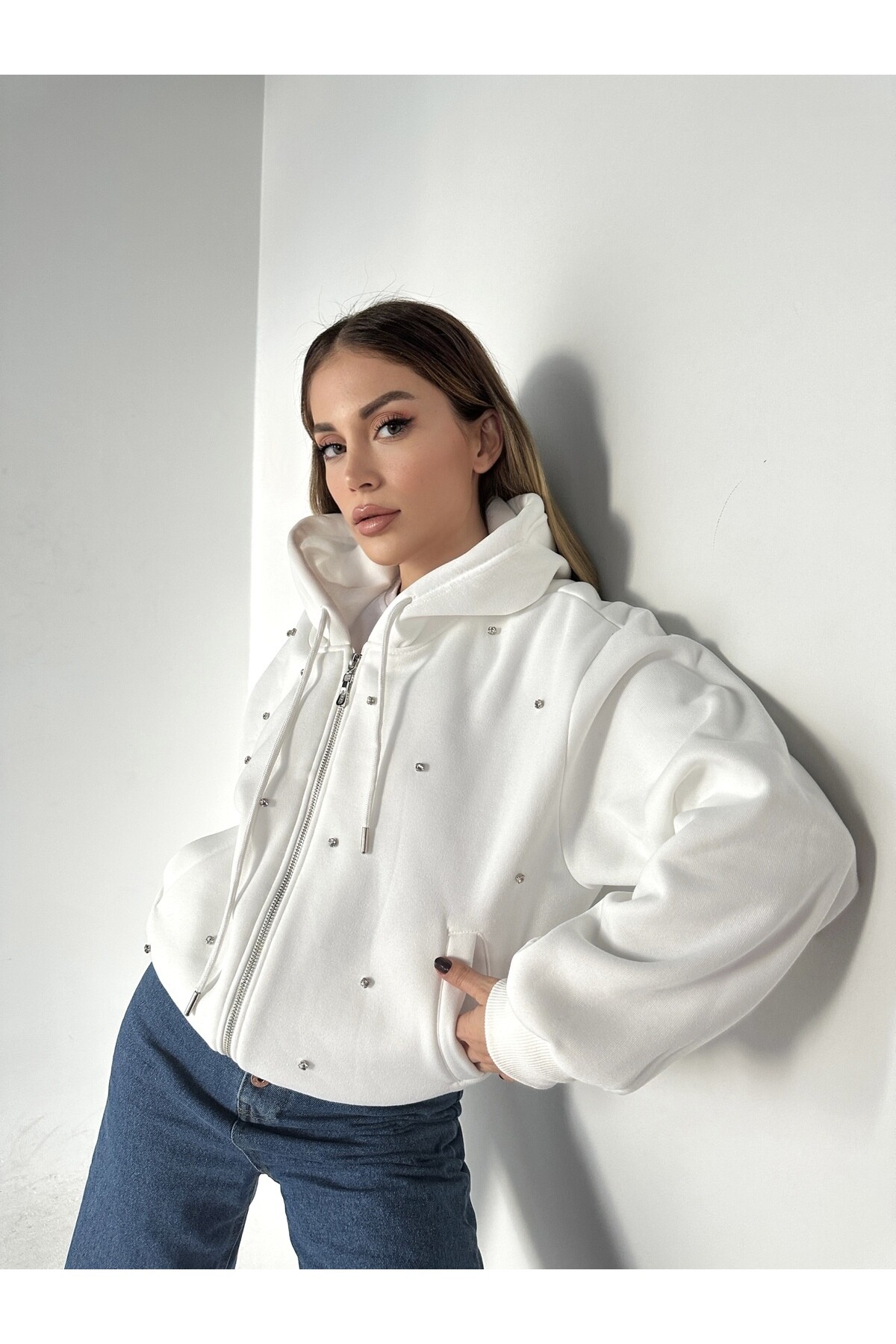 Kadın Taş Baskılı Şardonlu Sweatshirt  Beyaz