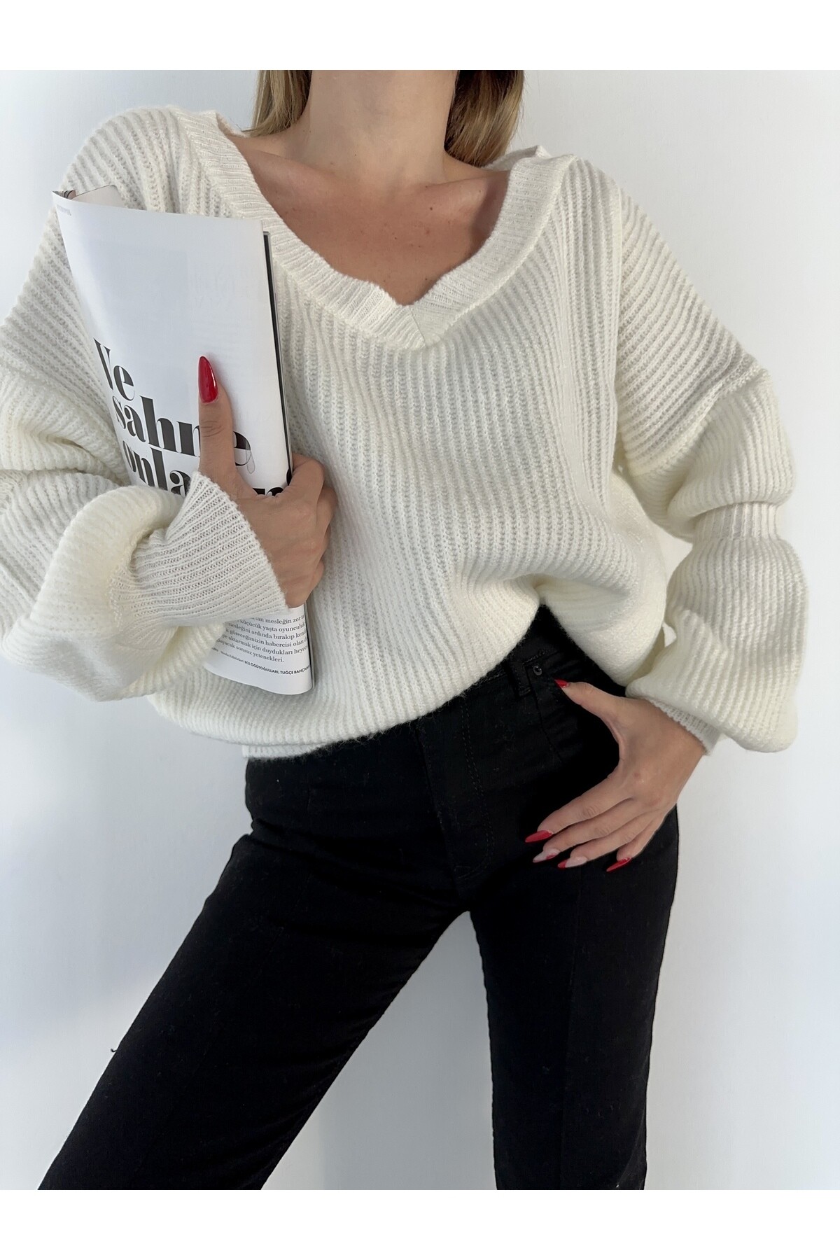 Kadın V Yaka Kolları Volanlı Triko Kazak  Beyaz