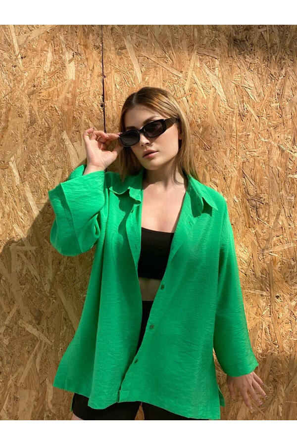Kadın Yeşil Yırtmaçlı Keten Gömlek
