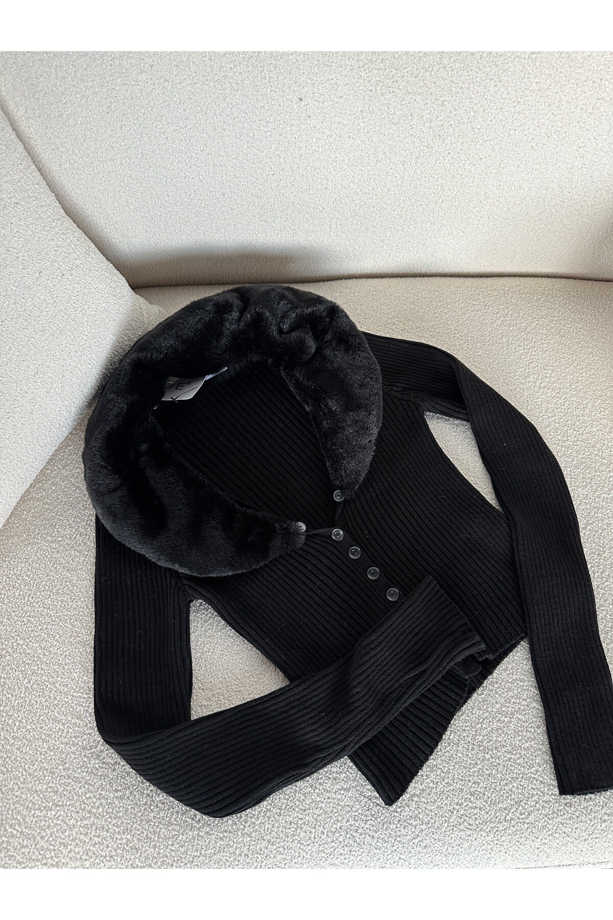 V Yaka Kürklü Fitilli Hırka  Siyah