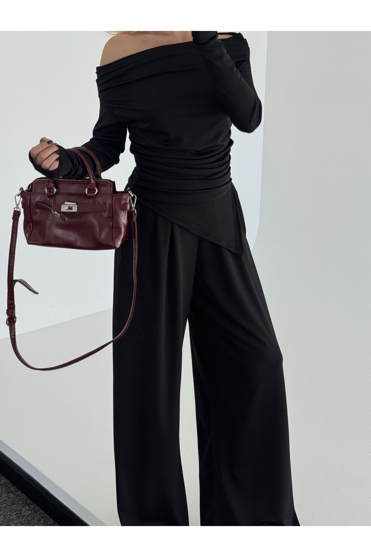 Asimetrik Modal Takım Siyah