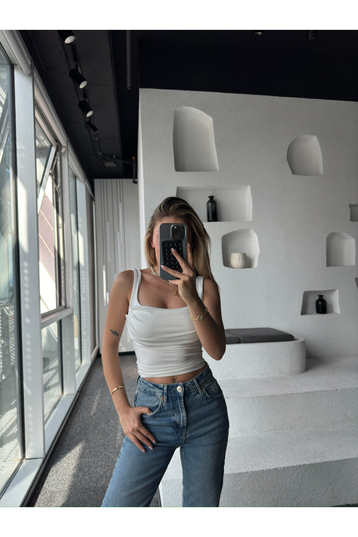 Kadın Beyaz Önü Büzgülü Askılı Crop Bluz