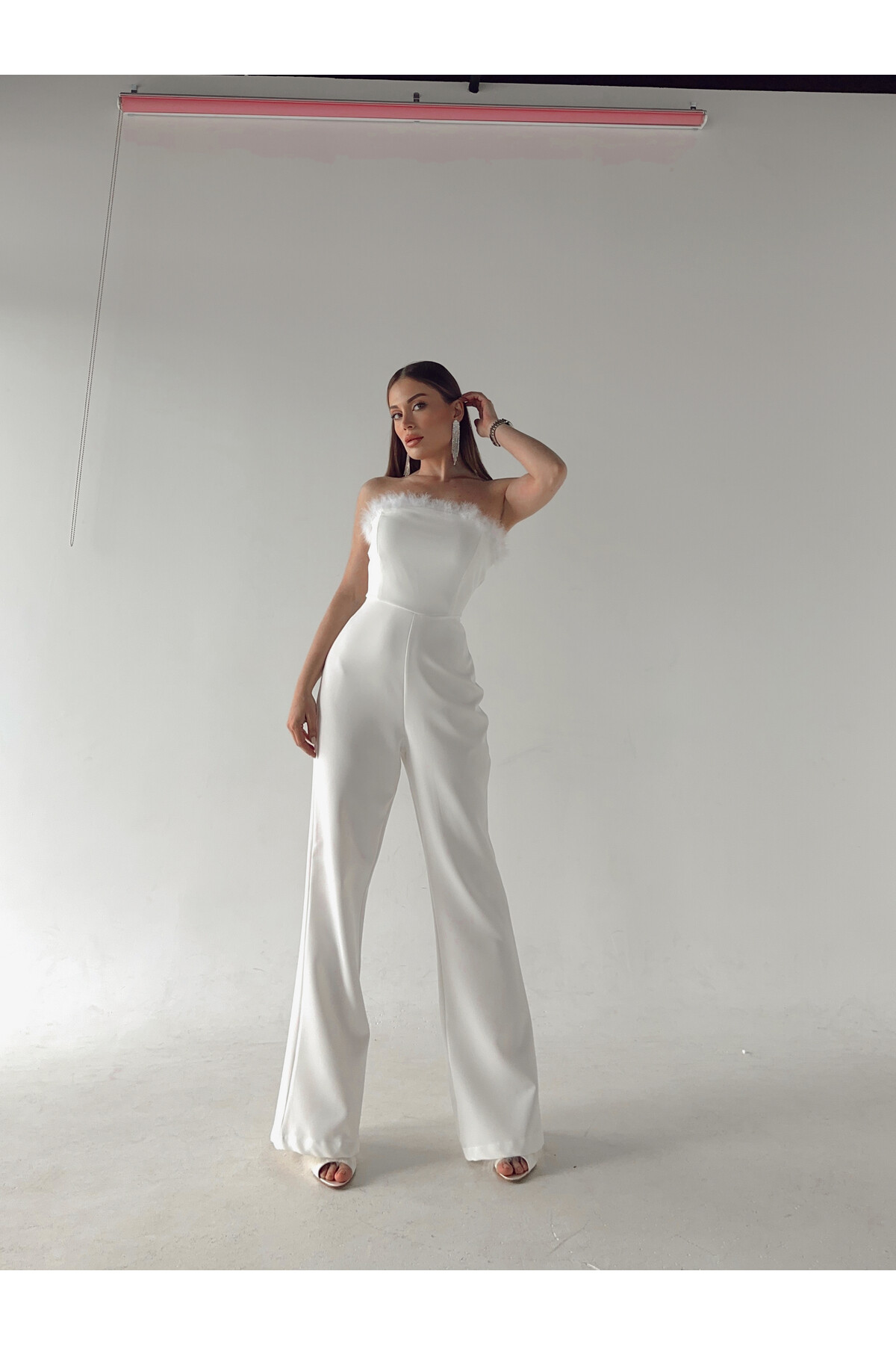 Kadın Beyaz Straplez Yaka Double Kumaş Abiye Tulum