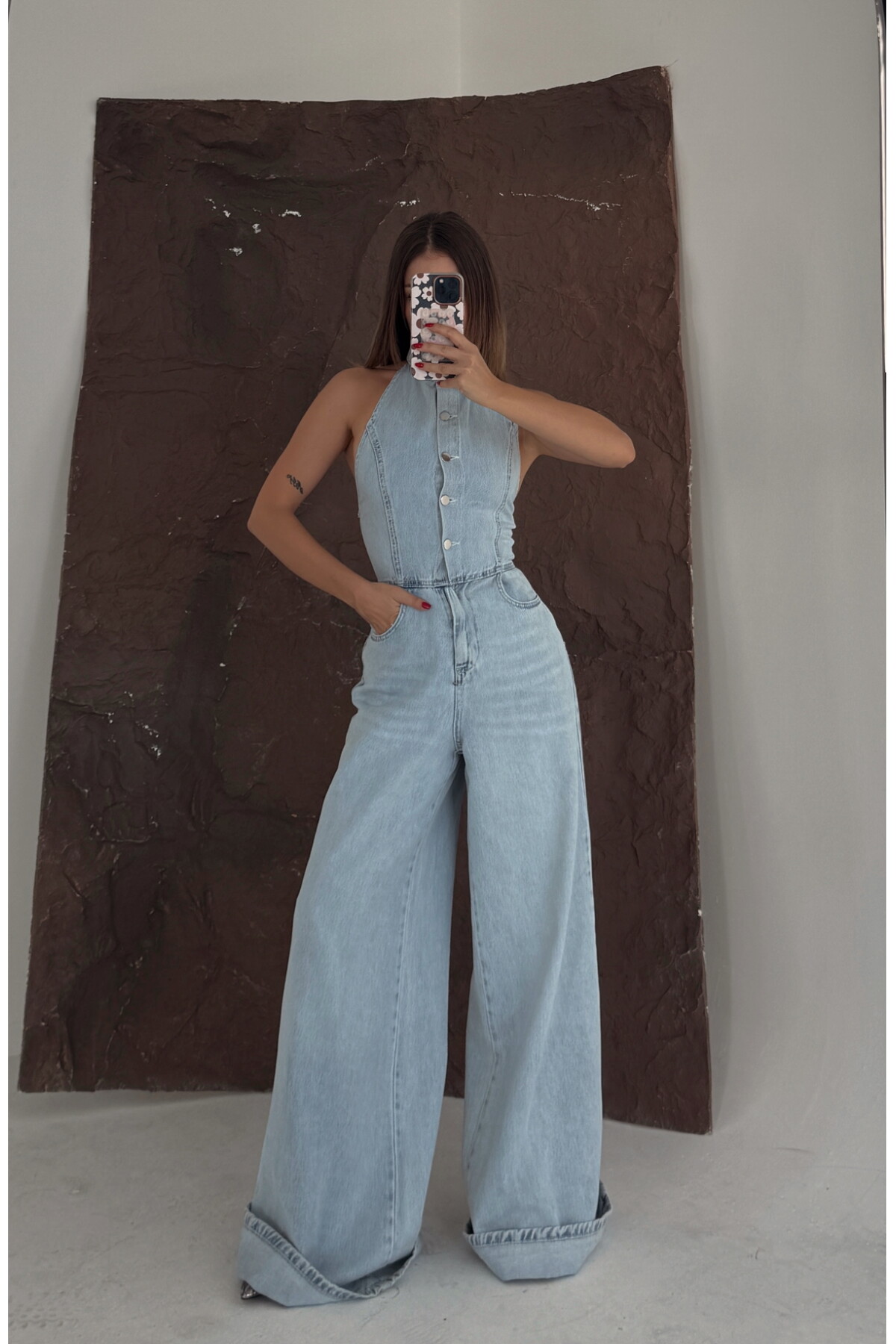 Kadın buz mavi sırt dekolteli geniş paça jean tulum