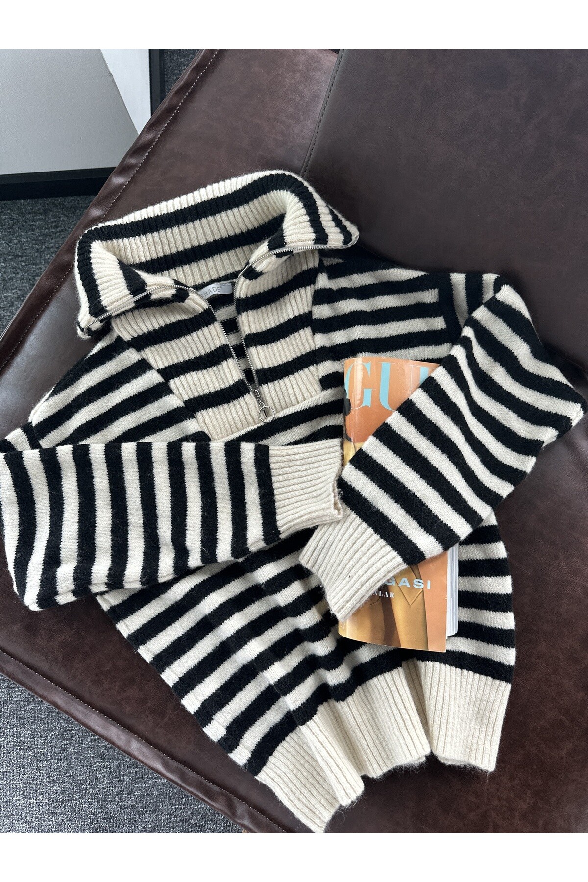 Kadın Çizgili Fermuarlı Triko Kazak Krem 