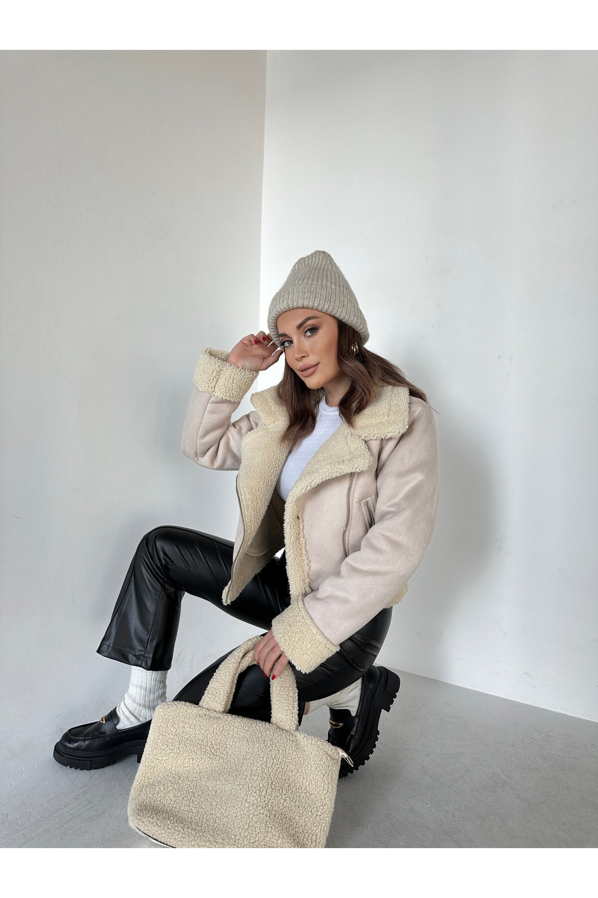 Kadın İçi Ful Kürklü Süet Mont   Taş