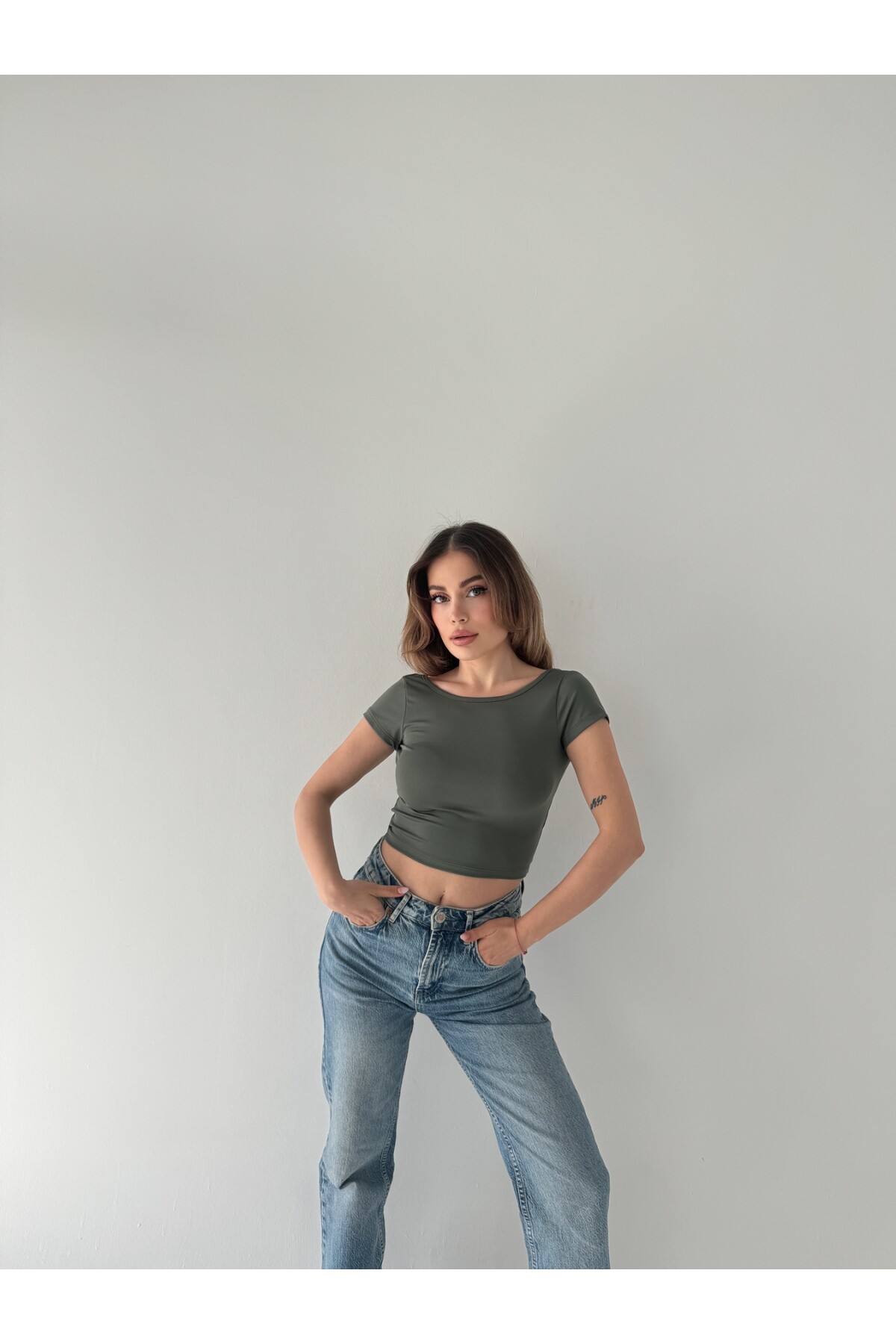 Kadın Yeşil sırt dekolteli crop bluz