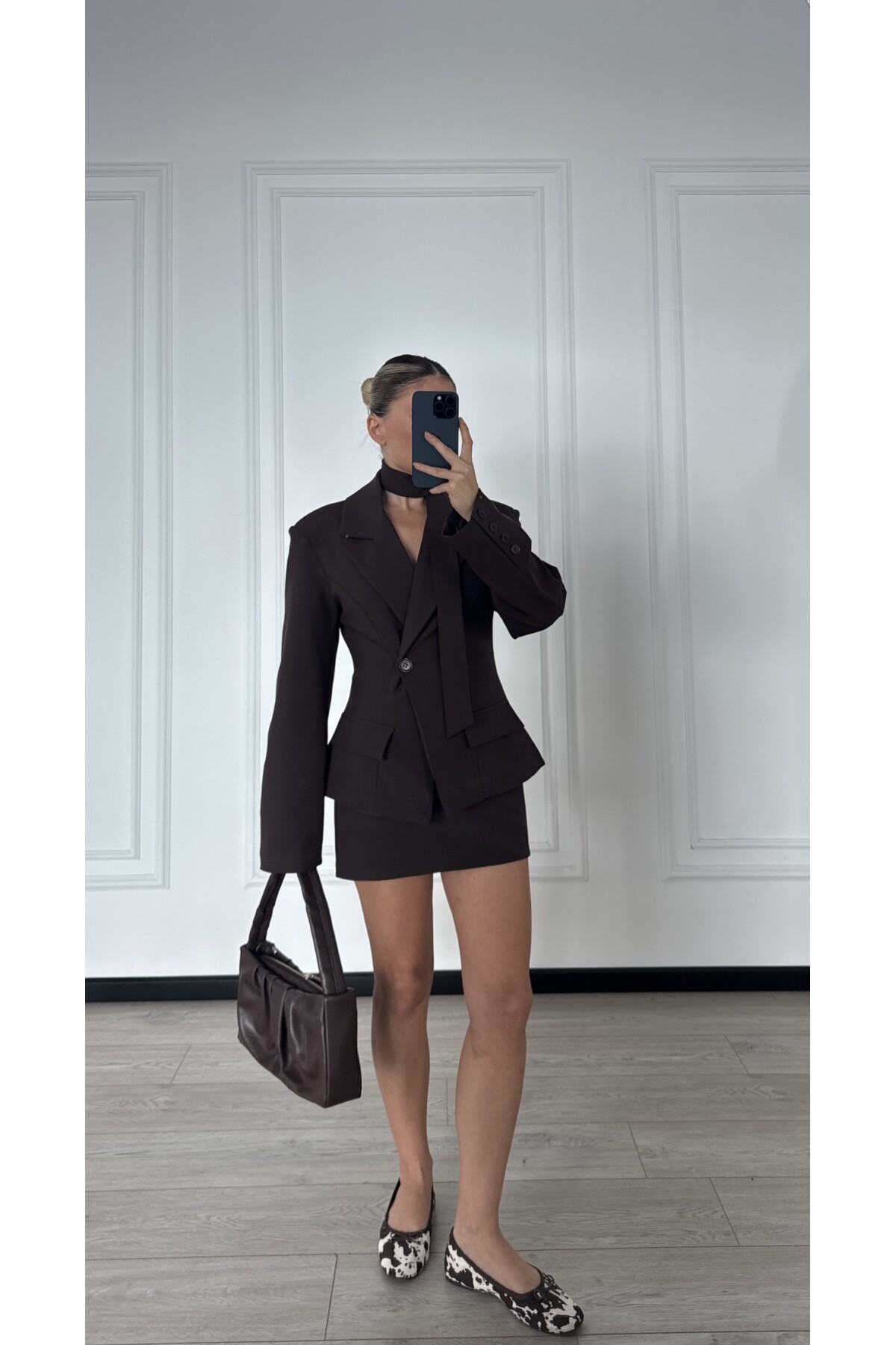 Kadın Kahverengi Boyun Kemerli Etek Ceket Takım