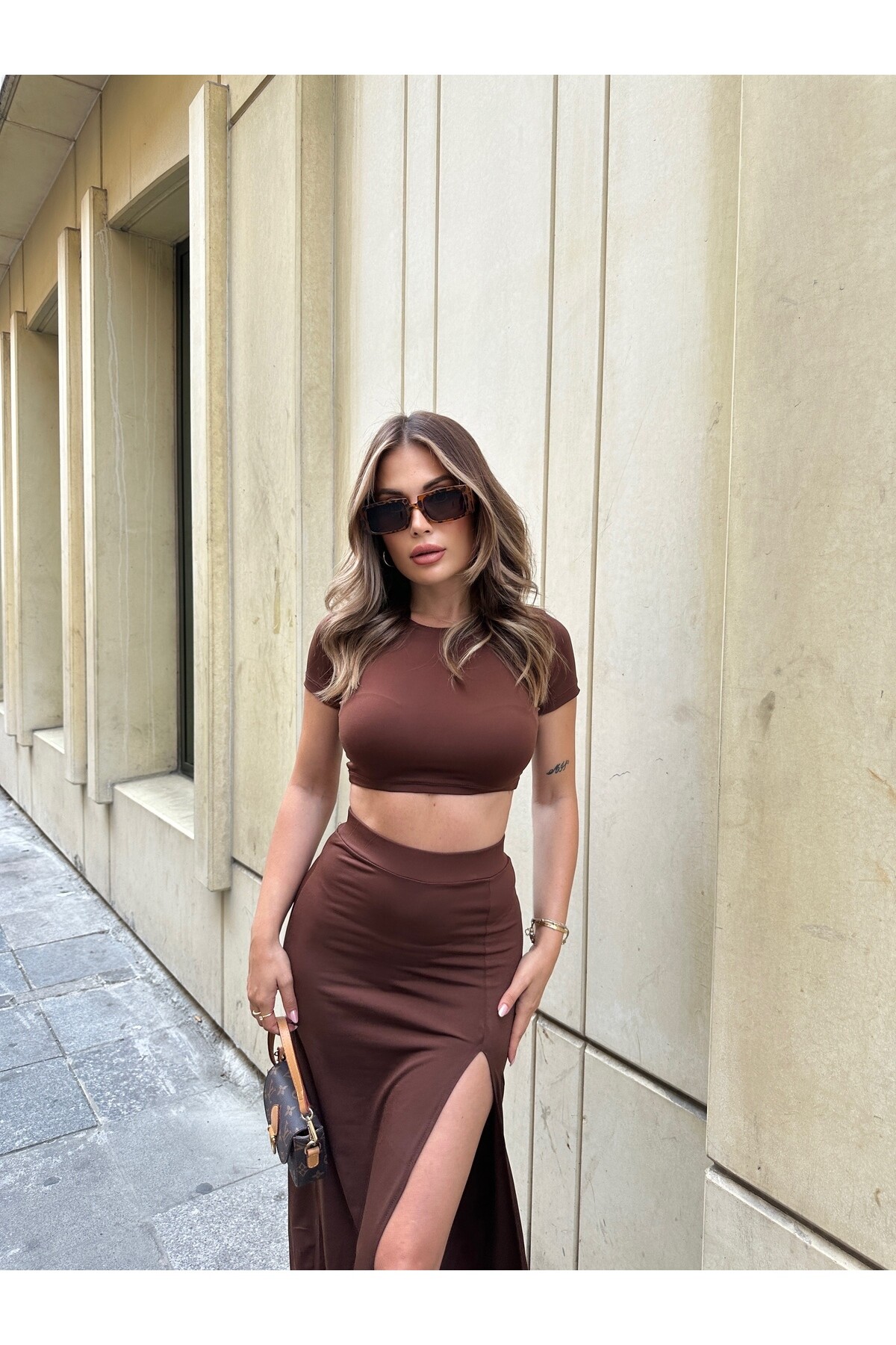 Kadın Kahverengi Scuba Dalgıç Kumaş Yırtmaç Detaylı Crop Alt Üst Takım