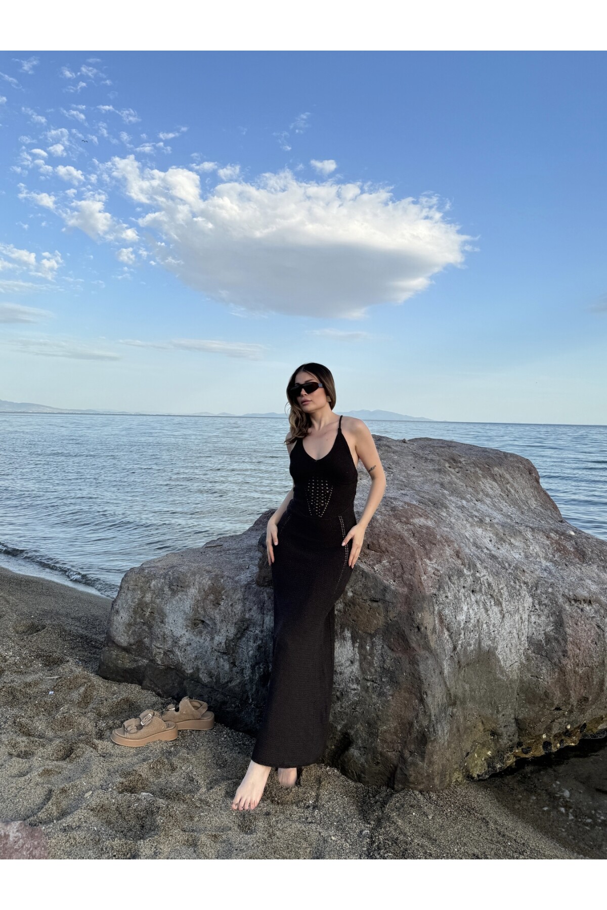 Kadın kahverengi sırt bağlamalı triko örgü elbise