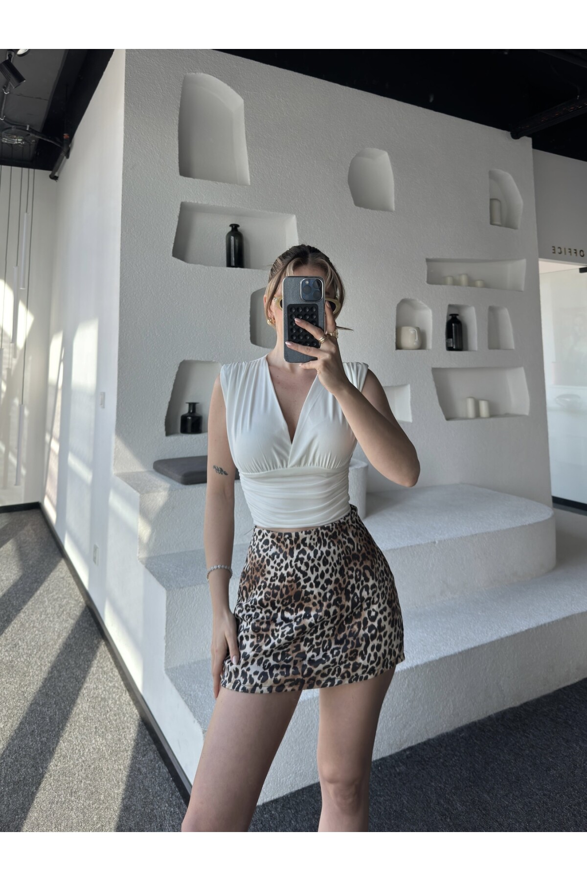 Kadın Leopar Desen Saten Kumaş Şortlu Gizli Fermuarlı Mini Etek