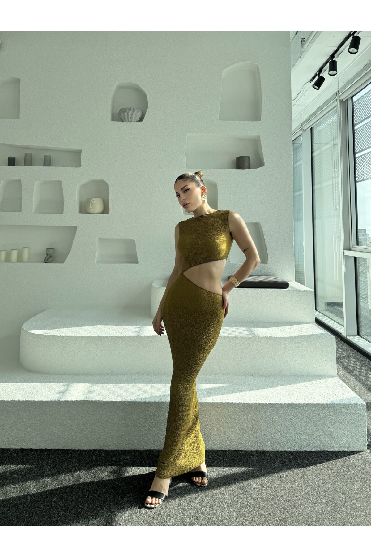 Kadın marka model rustik kumaş detay dekolteli elbise