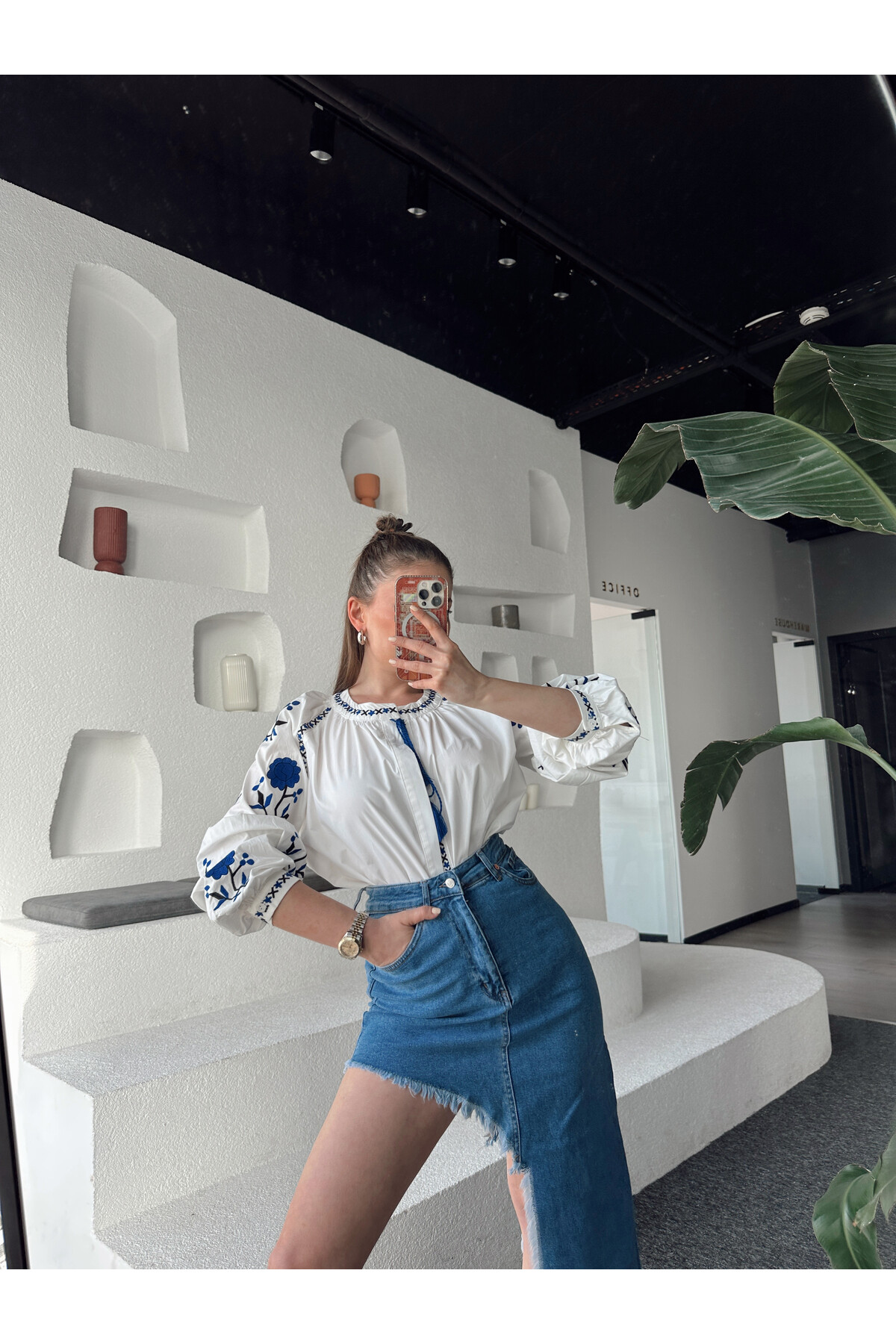 Kadın Orjinal Marka Nakış Desenli Gömlek  Beyaz