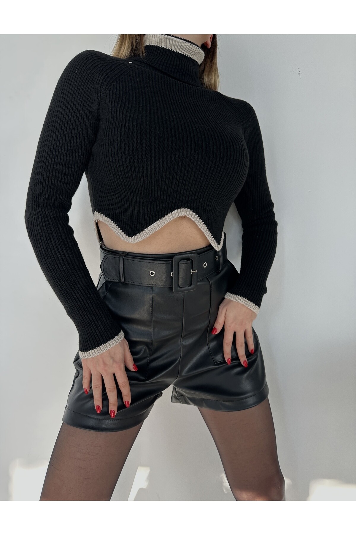 Kadın Simetrik Bel Detay Boğazlı Triko Kazak  Siyah