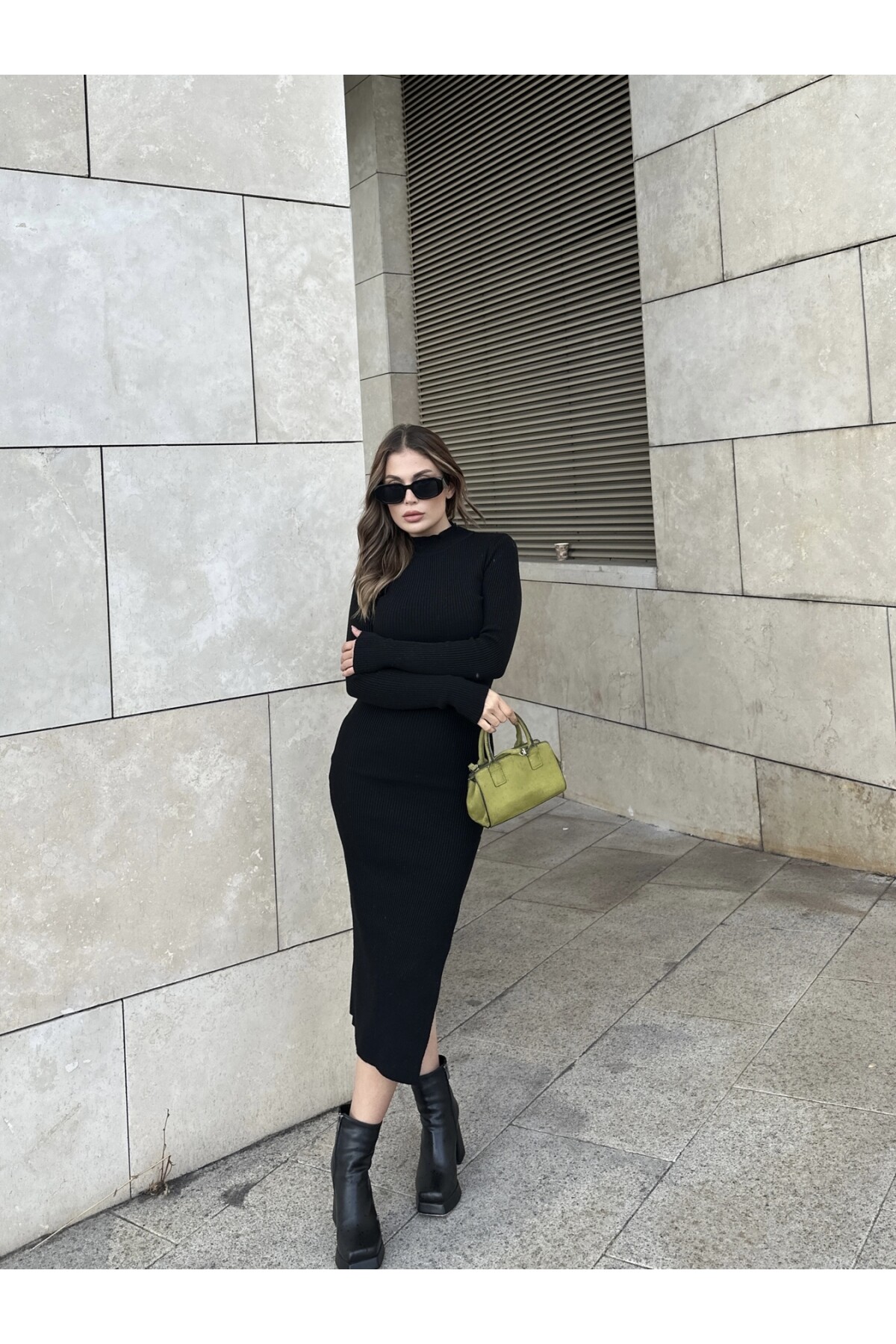 Kadın Siyah Balıkçı Yırtmaçlı Triko Elbise