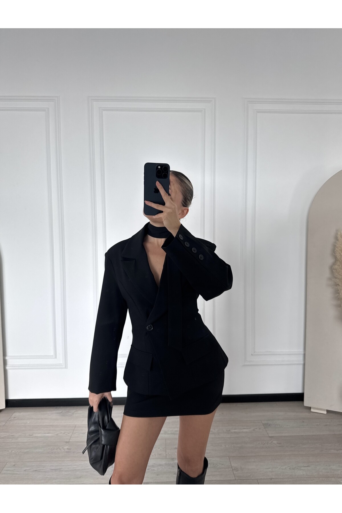 Kadın Siyah Boyun Kemerli Etek Ceket Takım