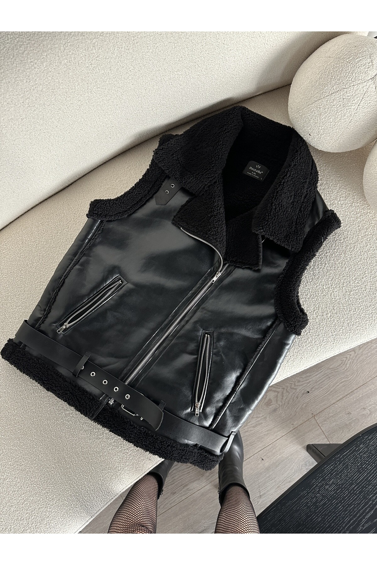 Kadın Siyah İçi Ful Kürklü İthal Deri Yelek