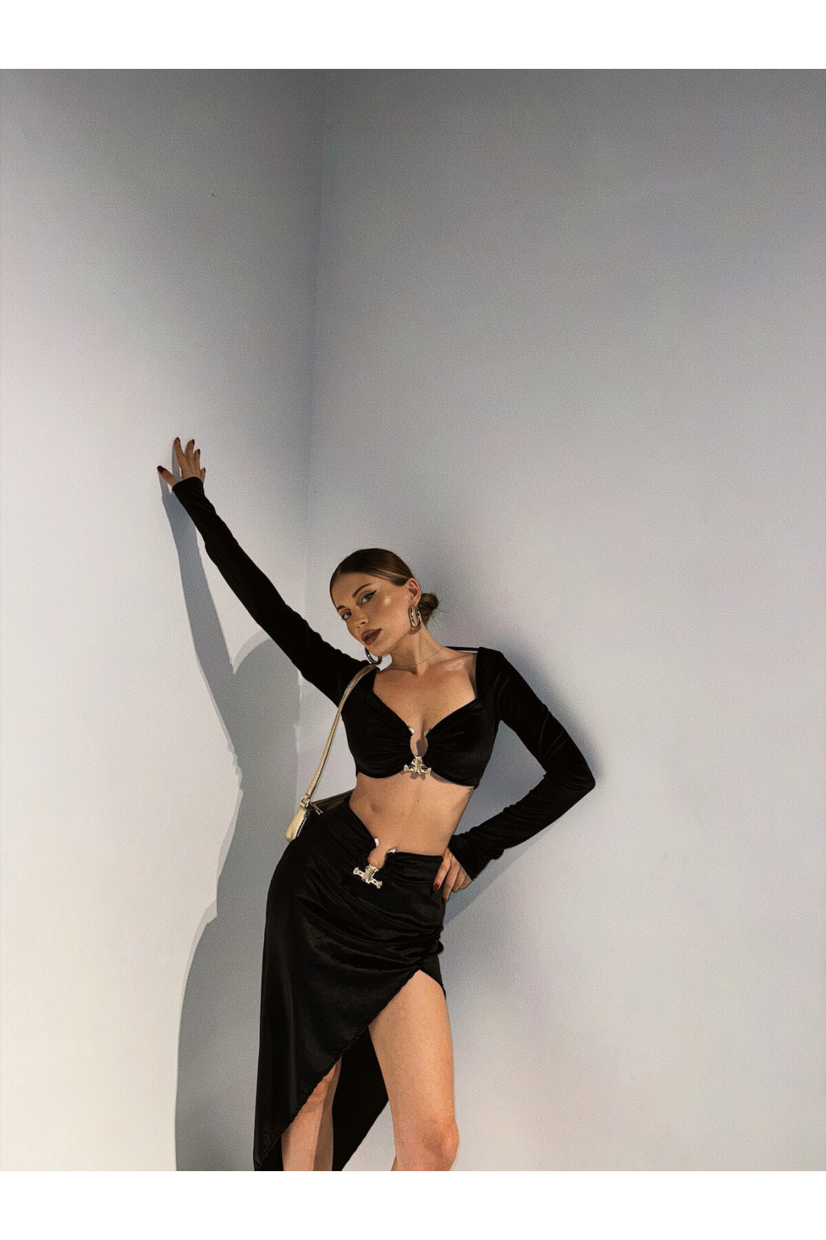 Kadın Siyah Kadife Toka Detaylı Alt Üst Takım