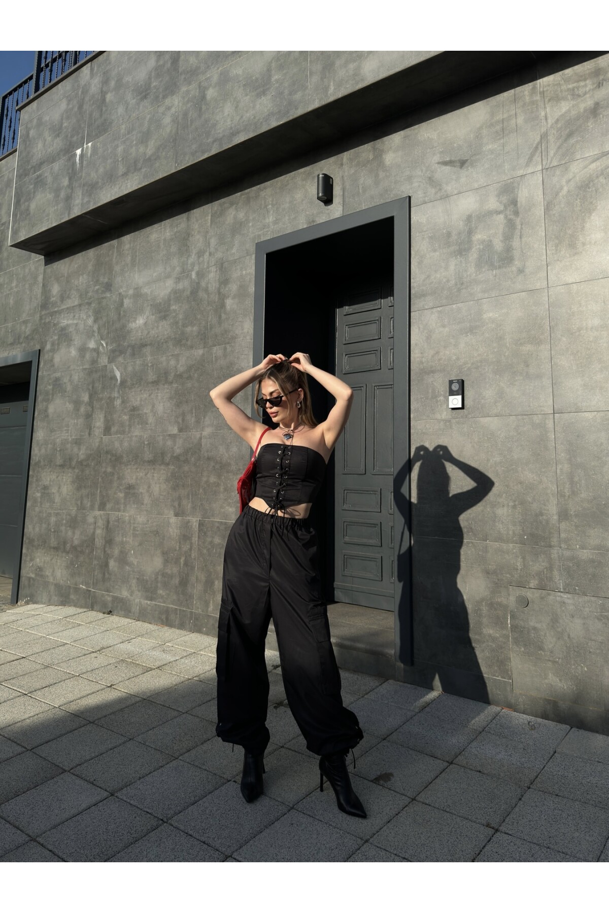 Kadın Siyah Paraşüt Büstiyer Kargo Cepli Yüksek Bel Pantolon Takım