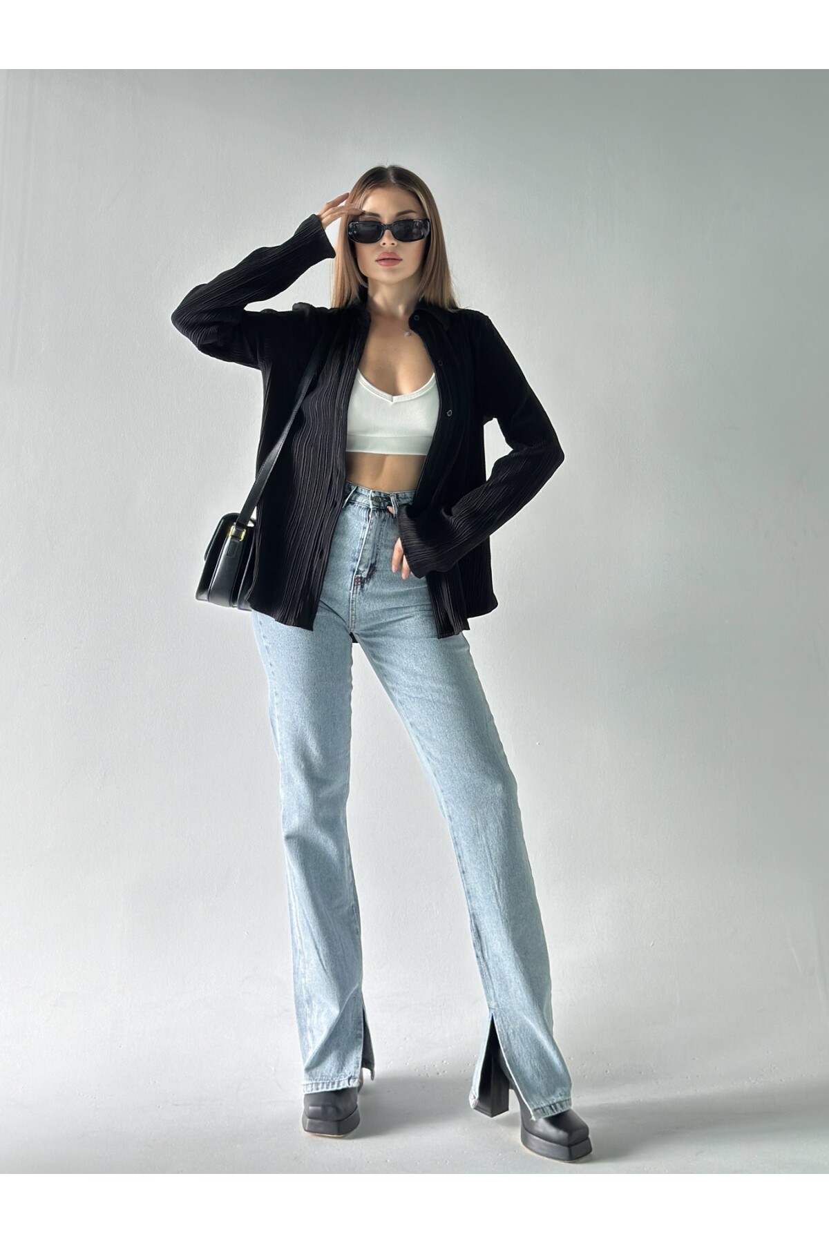 Kadın Siyah Piliseli ve Düğmeli Flare İspanyol Kol Örme Gömlek