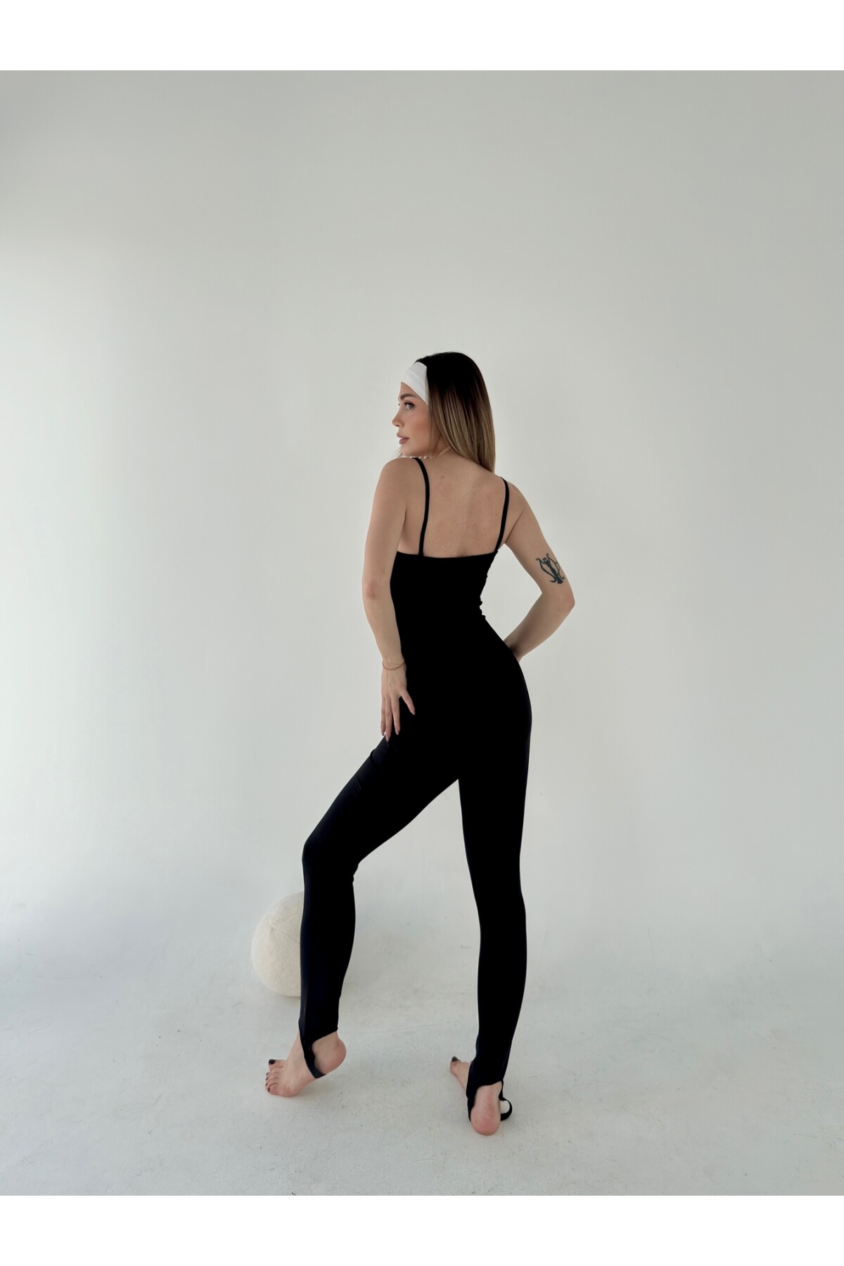 Kadın Siyah Yoga Pilates Spor Askılı Bilek Geçmeli Tulum