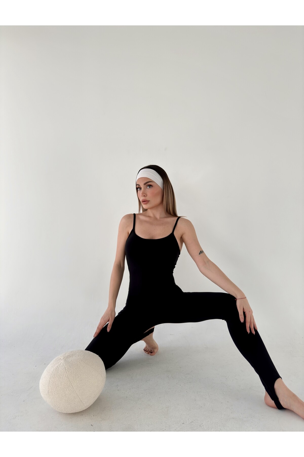 Kadın Siyah Yoga Pilates Spor Askılı Bilek Geçmeli Tulum