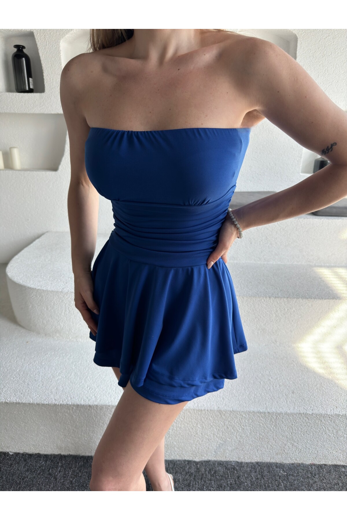 Kadın Straplez Sandy Kumaş Şortlu Beli Drapeli Mini Elbise