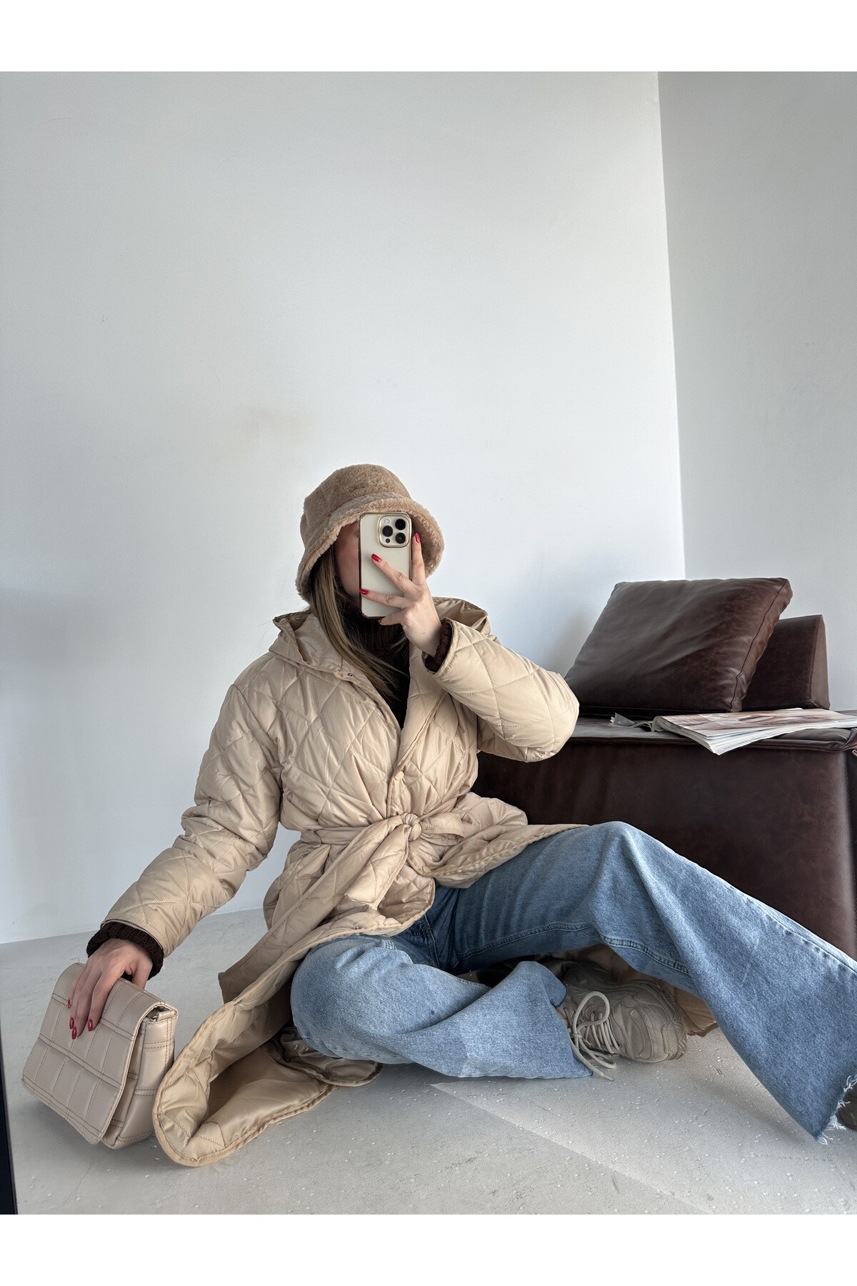 Kadın Taş Rengi Kapüşonlu Kapitone Şişme Kaban