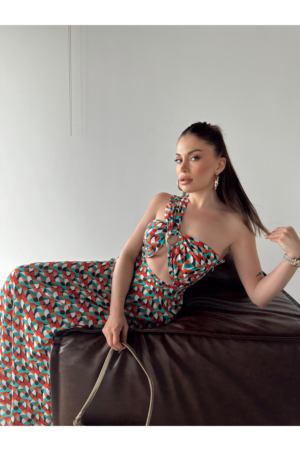 Kadın Tokalı Tek Omuz Detaylı Desenli Elbise Renkli