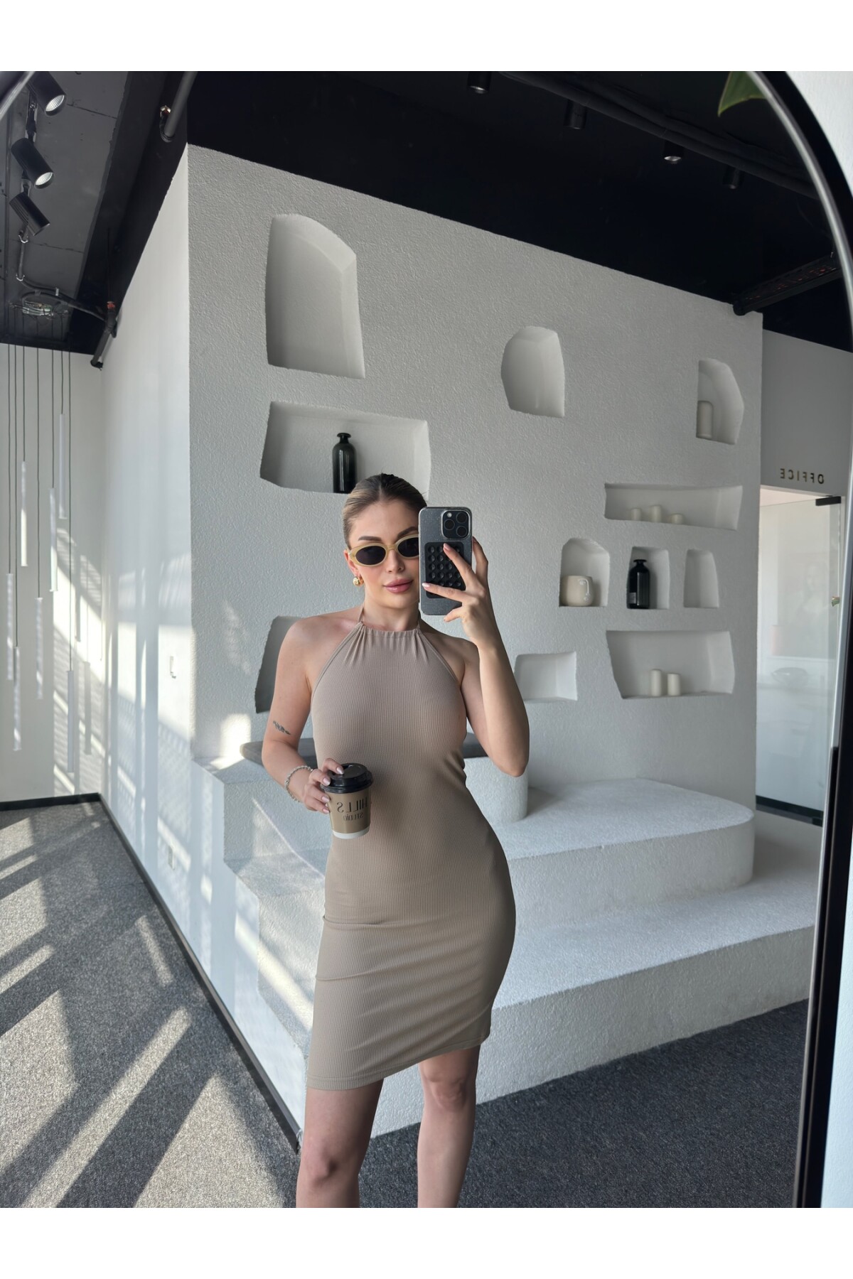 Kadın Vizon Renk Midi Boy Boyundan Bağlamalı Slim Fit Örme Elbise