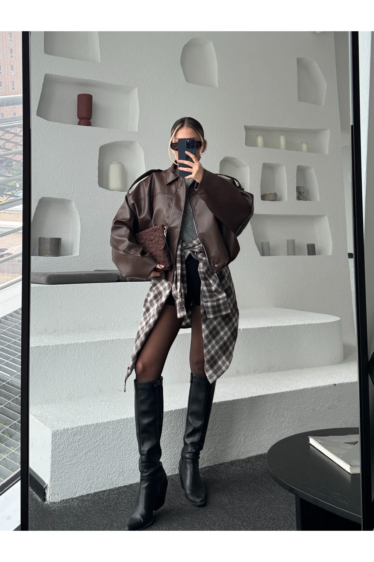 Kahverengi kısa deri ceket