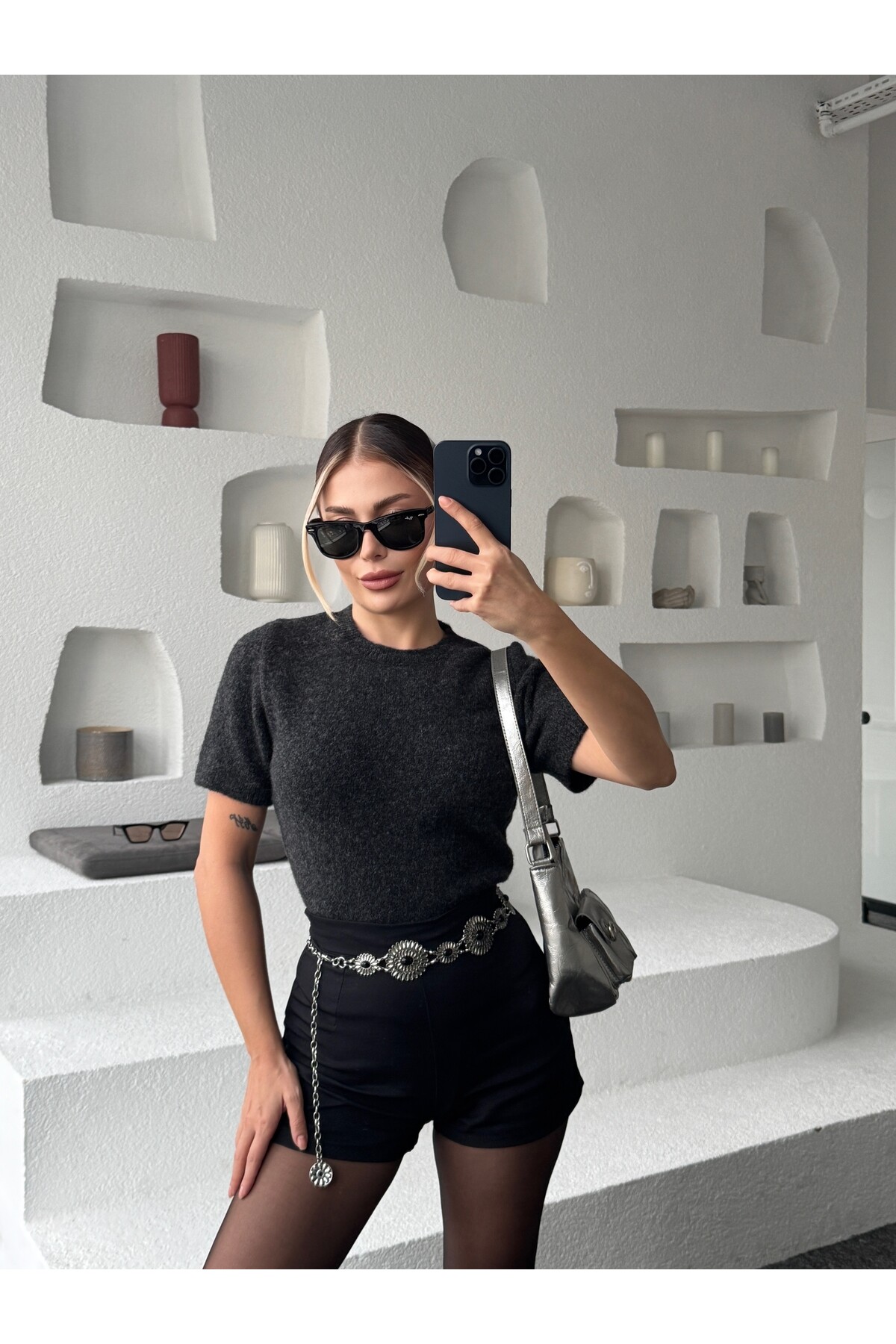 Marka model siyah şardonlu tiftik karışımlı kazak