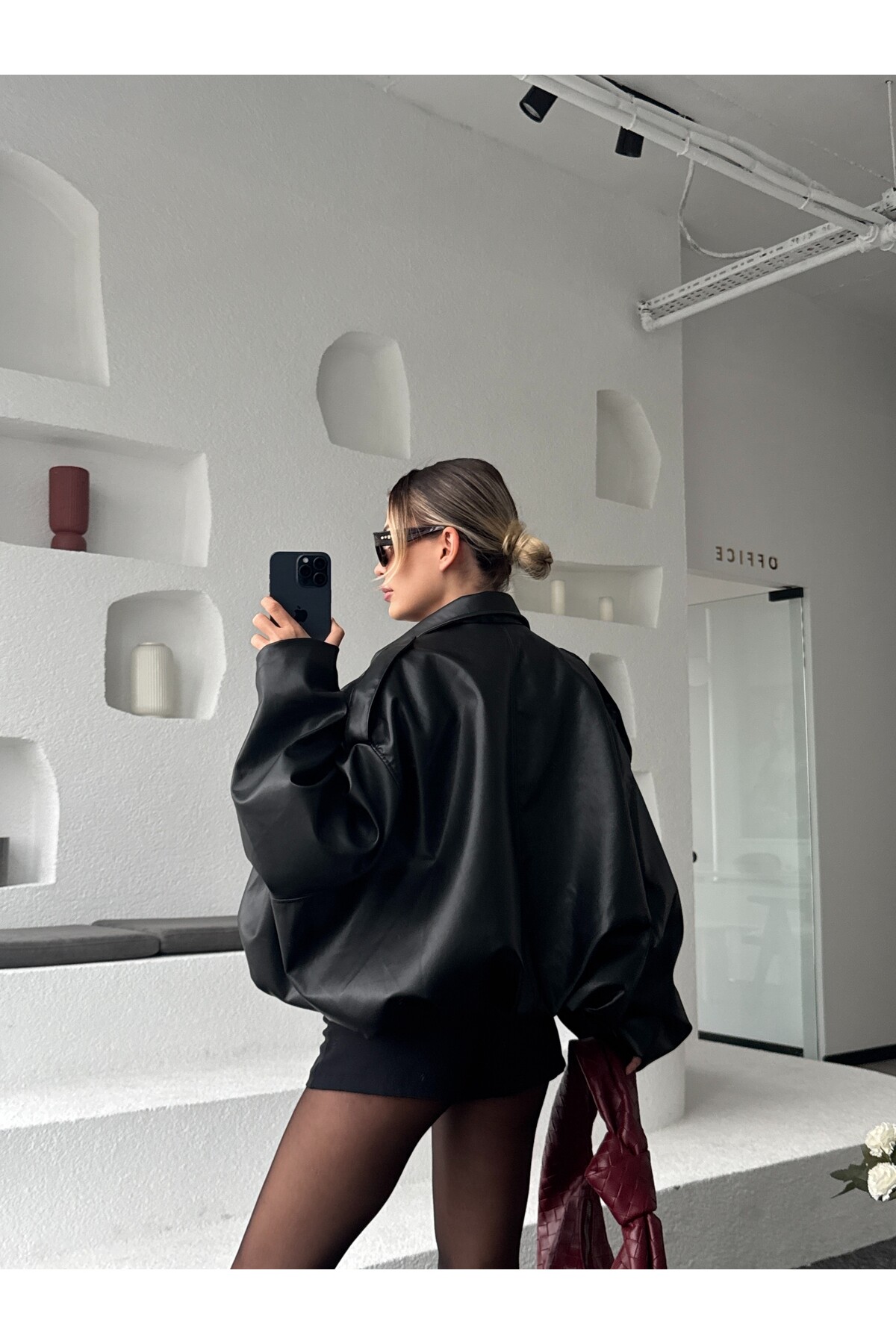 Siyah kısa deri ceket