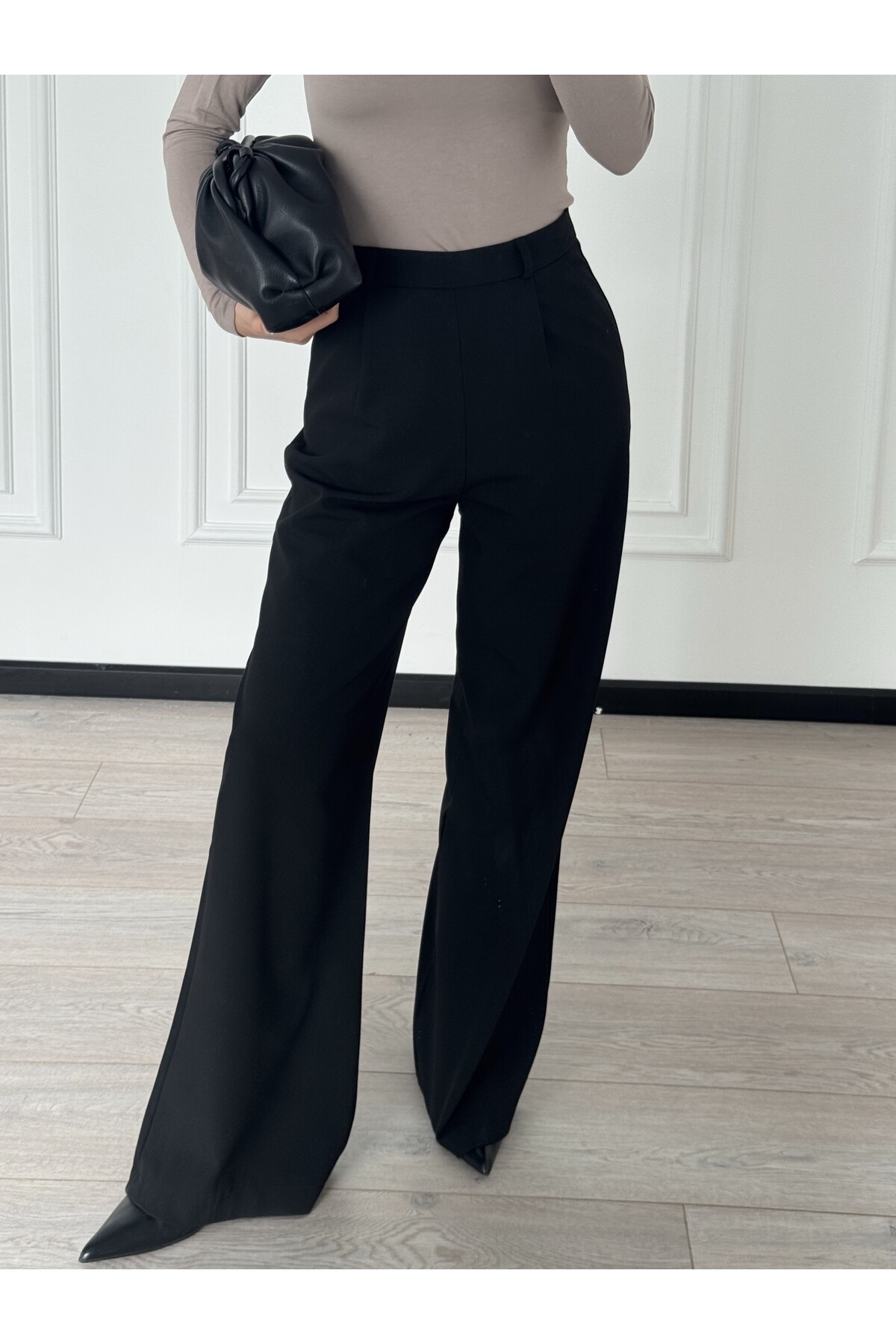 Siyah Poliviskon Kumaş Pileli Palazzo Kesim Pantolon