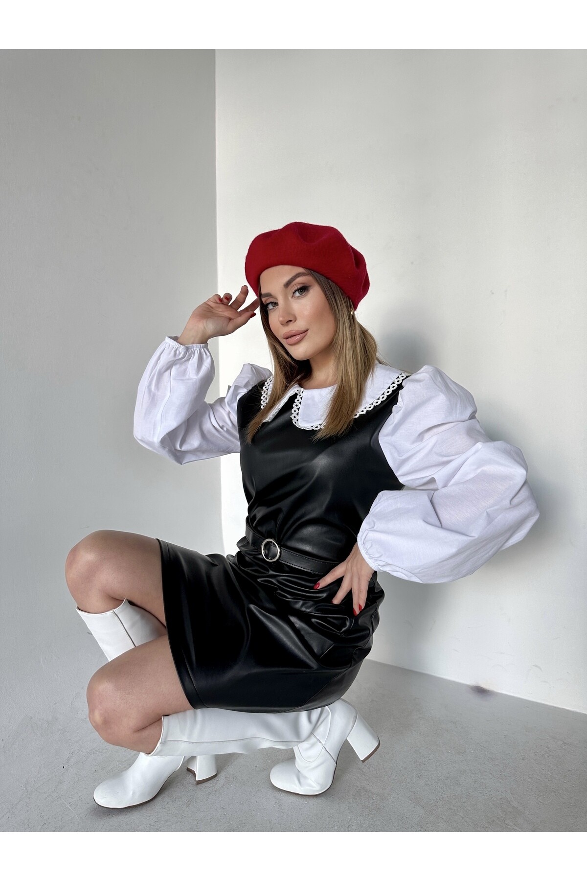 Vintage Yaka Kemerli Deri Elbise  Siyah