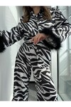 Kadın Zebra Desen Tüy Detaylı Saten Takım Siyah Beyaz